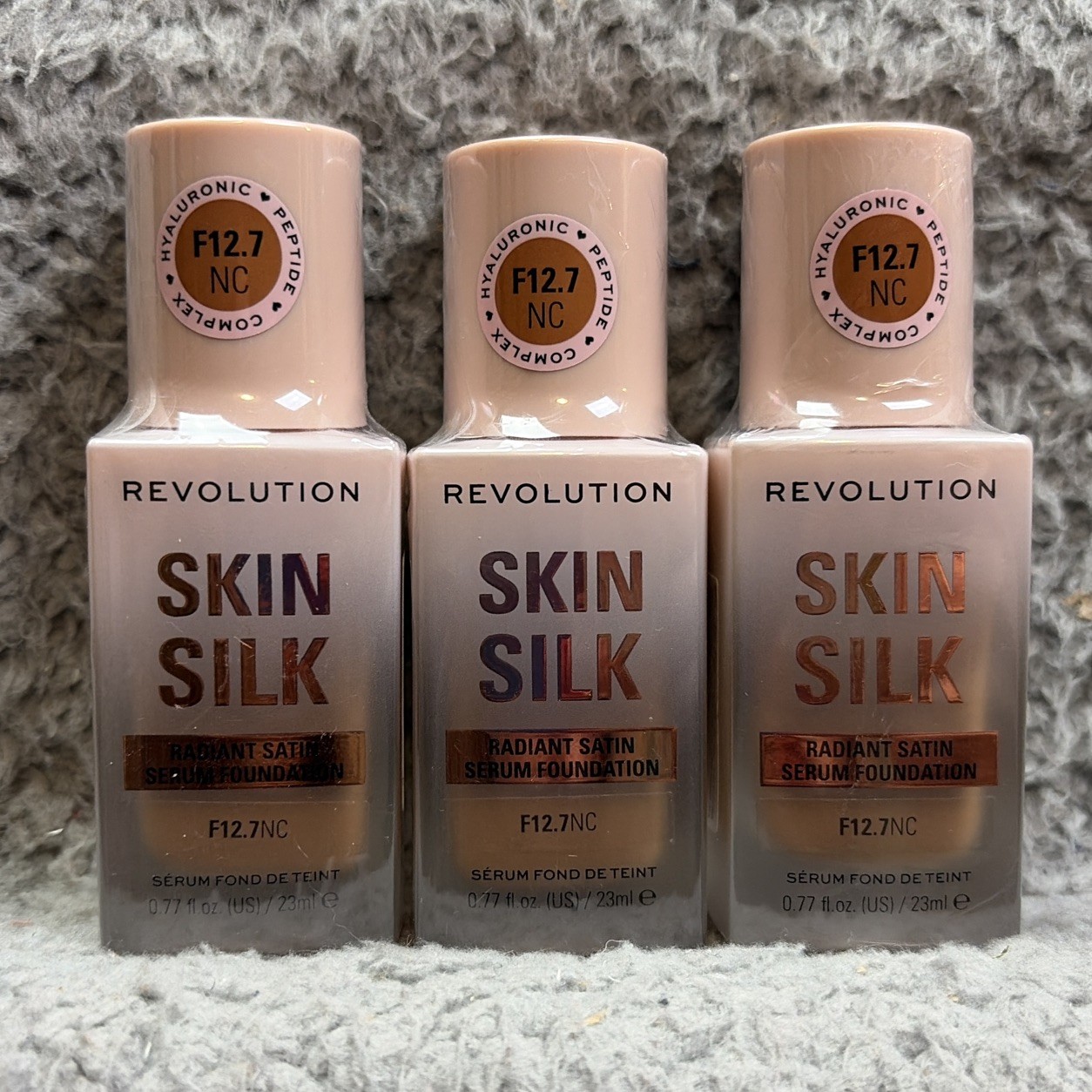 3 Makeup Revolution Skin Silk Radiant Satin Serum Foundation F12.7NC