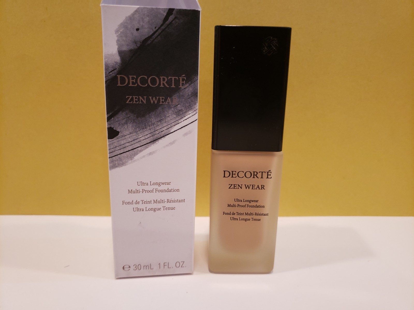 Decorte ~ Zen Wear Ultra-Longwear Multi Proof Foundation~ W32~ 1 oz ~NIB
