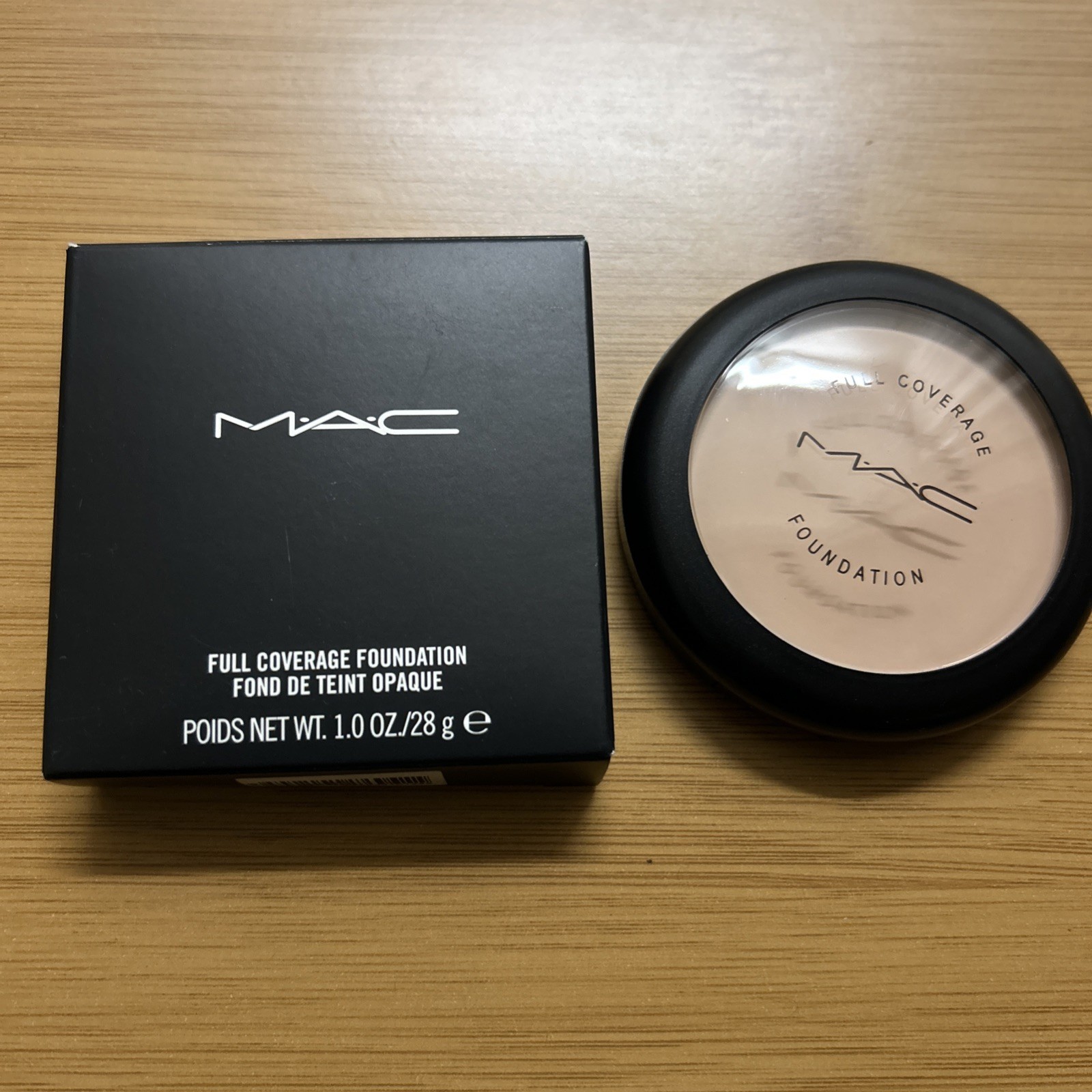 Mac Full Coverage Foundation – W10 – 1 oz / 28 g – New in Box
