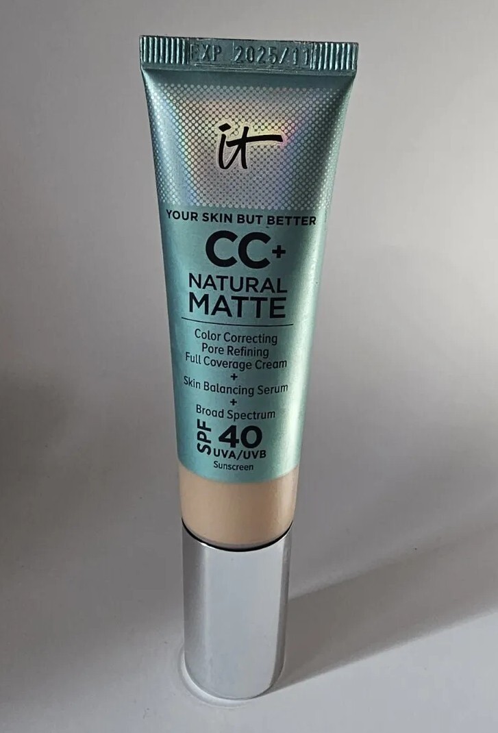 It Cosmetics Your Skin but Better CC+ SPF40 light- Cream, 1.08 oz exp 2025