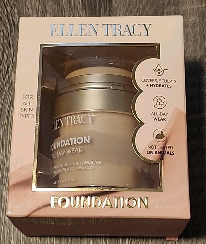 New Ellen Tracy All Day Wear Liquid Foundation – 01 Warm Ivory – New In Box