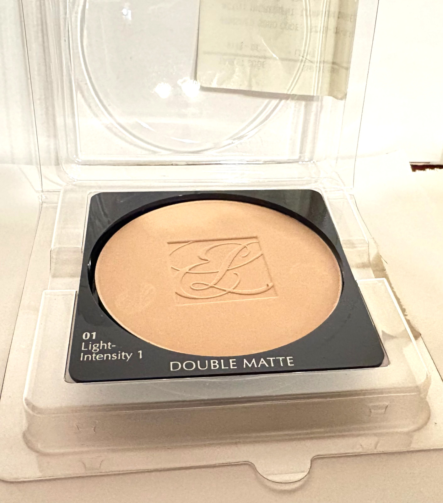 Estee Lauder Double Matte Oil-Control Pressed Powder Refill 01 Light Intensity 1