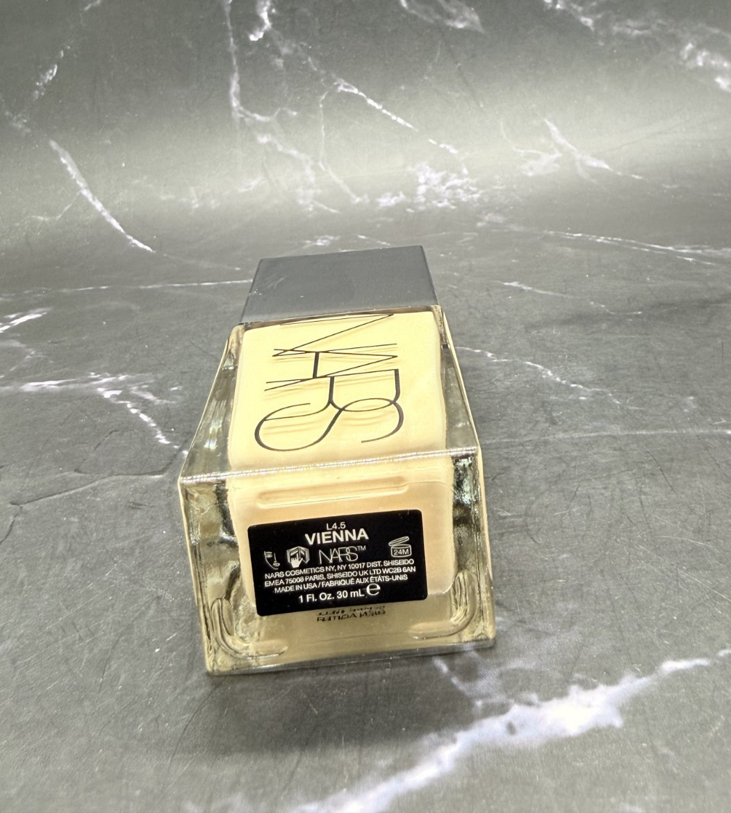 Nars Light Reflecting Foundation Vienna L4.5 -1 oz/ 30Ml-