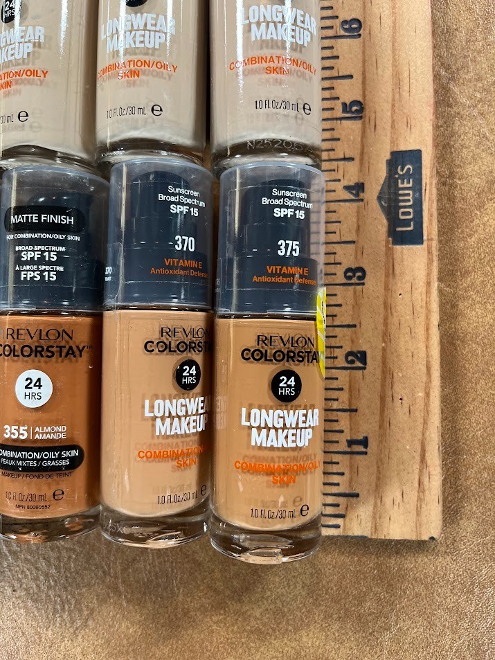 Revlon Colorstay Longwear Makeup FOUNDATION Combination/OILY Skin NEW Lot of 16
