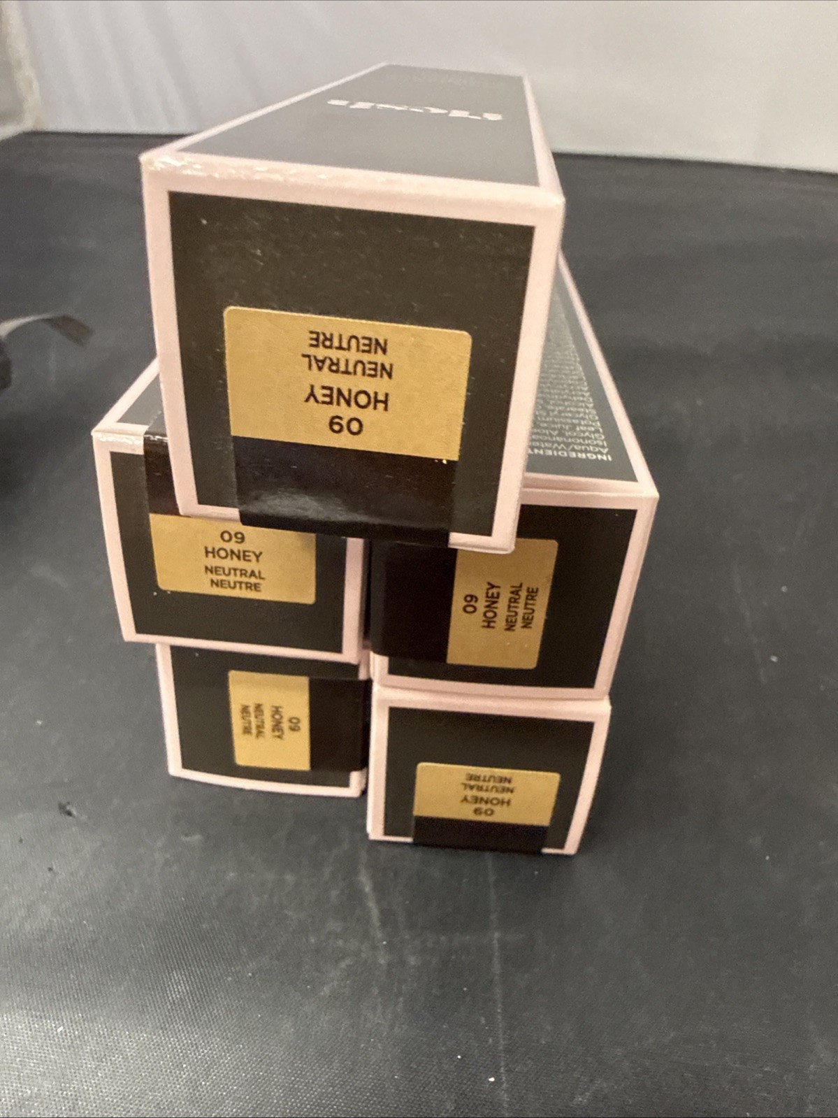 Flesh Beauty By Revlon, Pure FleshLiquid Fondation, 09 Honey, Neutral lot of 5