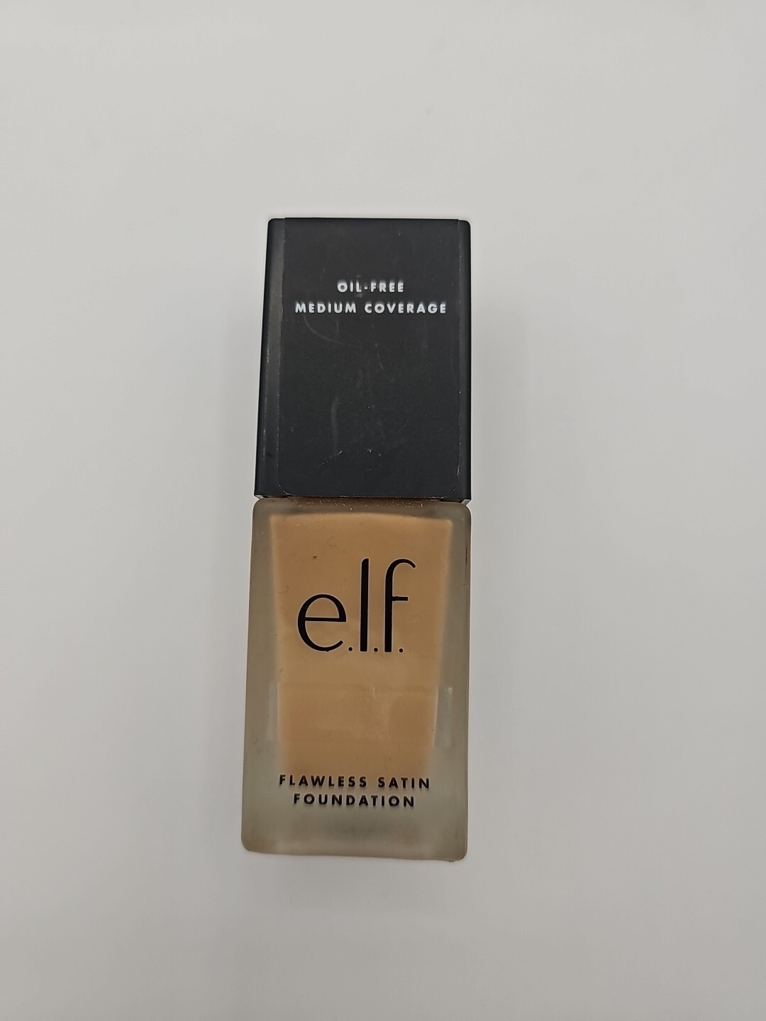 e.l.f. Studio Flawless Satin Foundation 320 Linen Warm Yellow Undertone 102