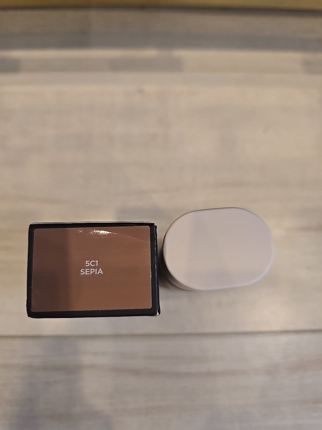 Laura Mercier Flawless Lumiere Radiance Perfecting Foundation 5C1 SEPIA