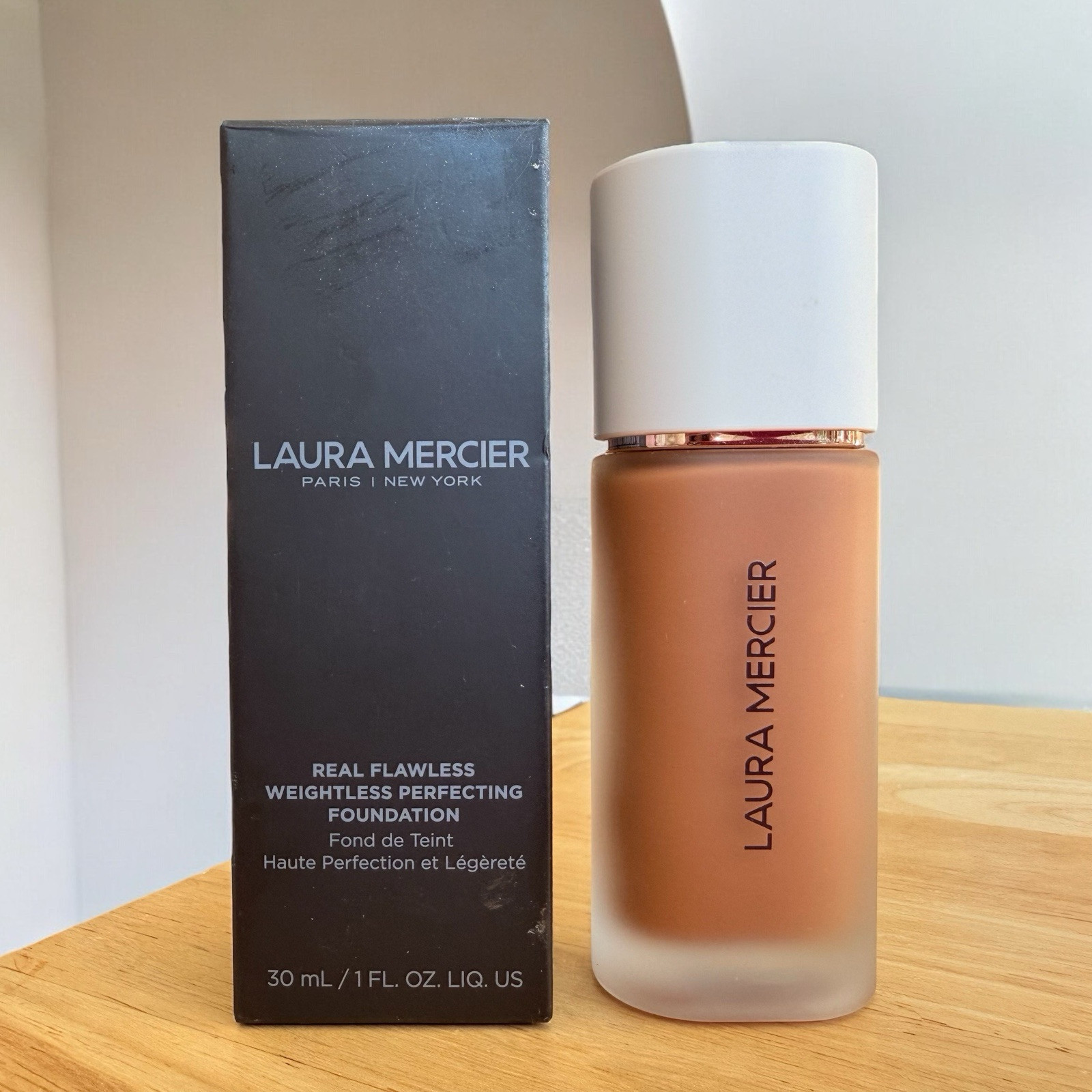 Laura Mercier Real Flawless Weightless Perfecting Foundation 5C1 SEPIA READ