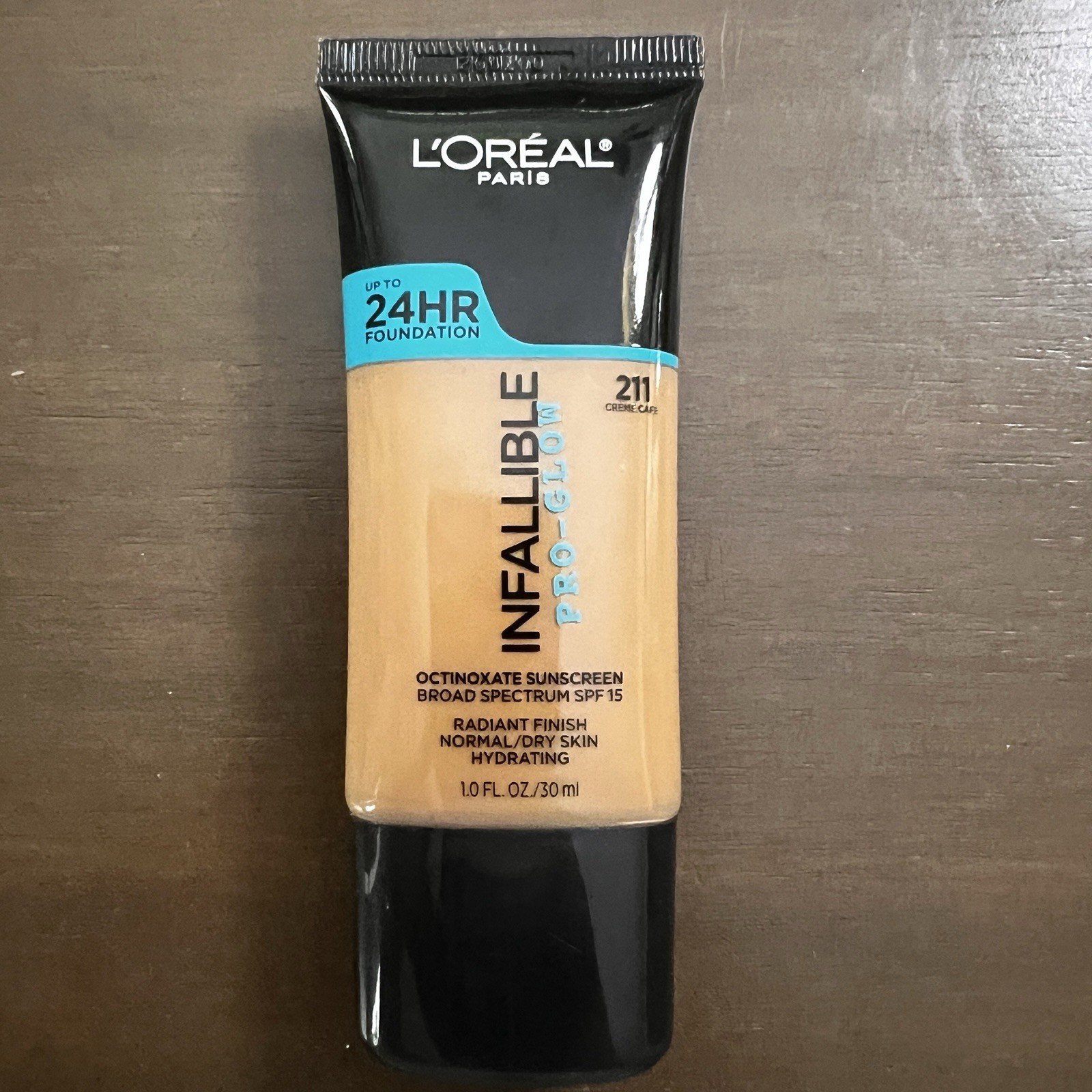 L’Oreal Paris Makeup Infallible Up to 24HR Pro-Glow Foundation 211 Crème Cafe