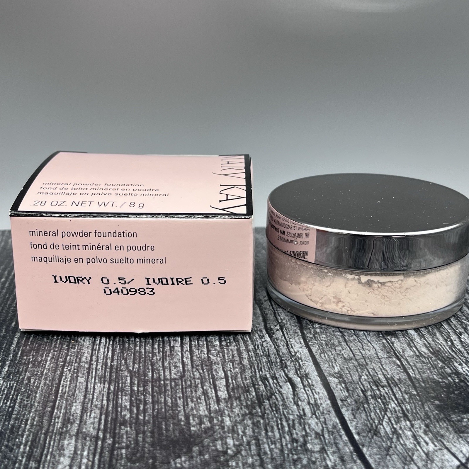 Mary Kay Mineral Powder Foundation Ivory 0.5 New with Box – 040983