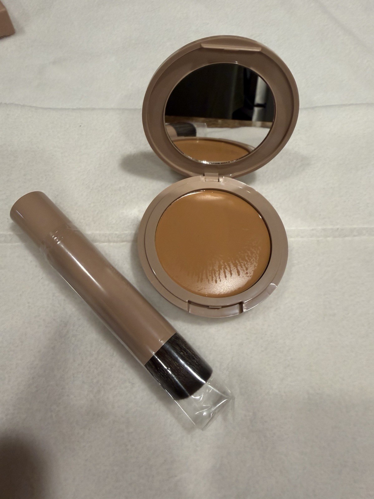 No Makeup Makeup- The Original Foundation-Color- Medium with Brush NIB