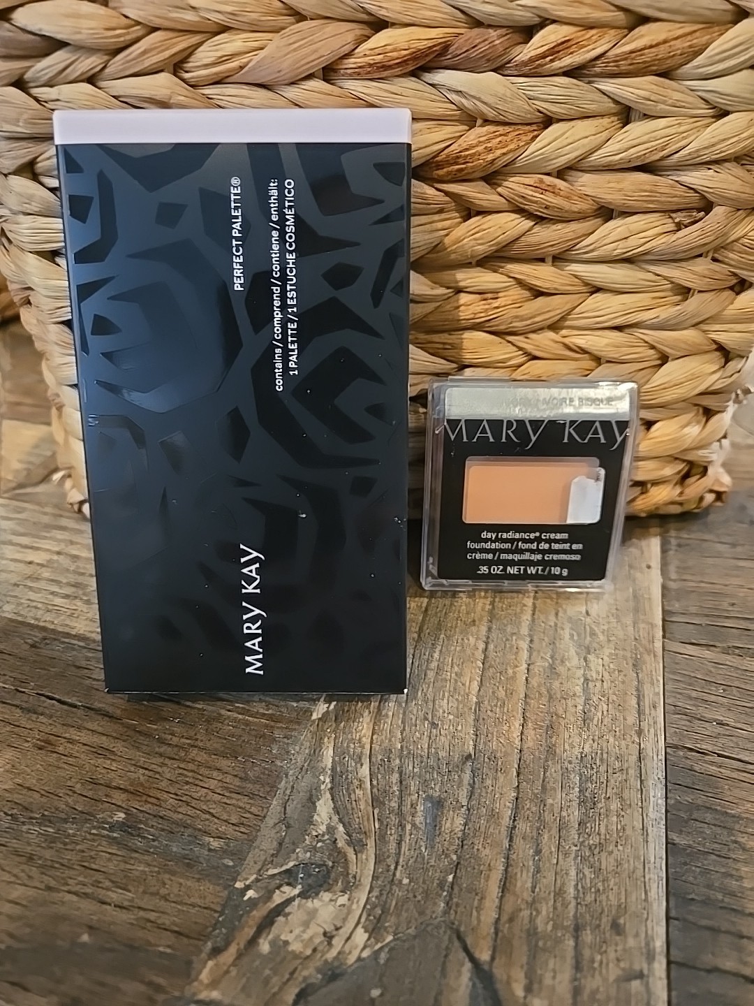 Mary Kay Day Radiance Cream Foundation BISQUE IVORY 014684 NEW W FLAW & PALETTE