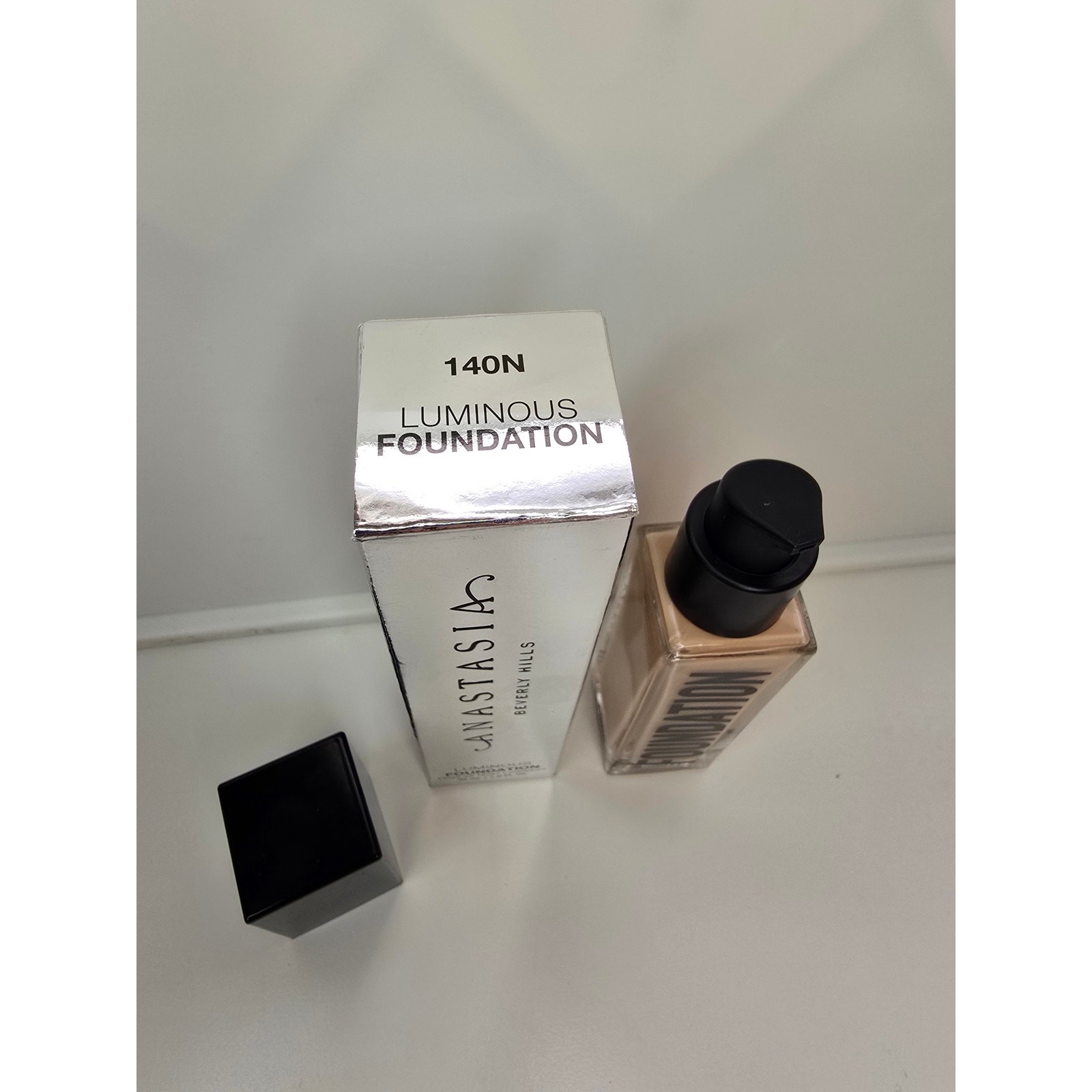 Anastasia Luminous Foundation 140N