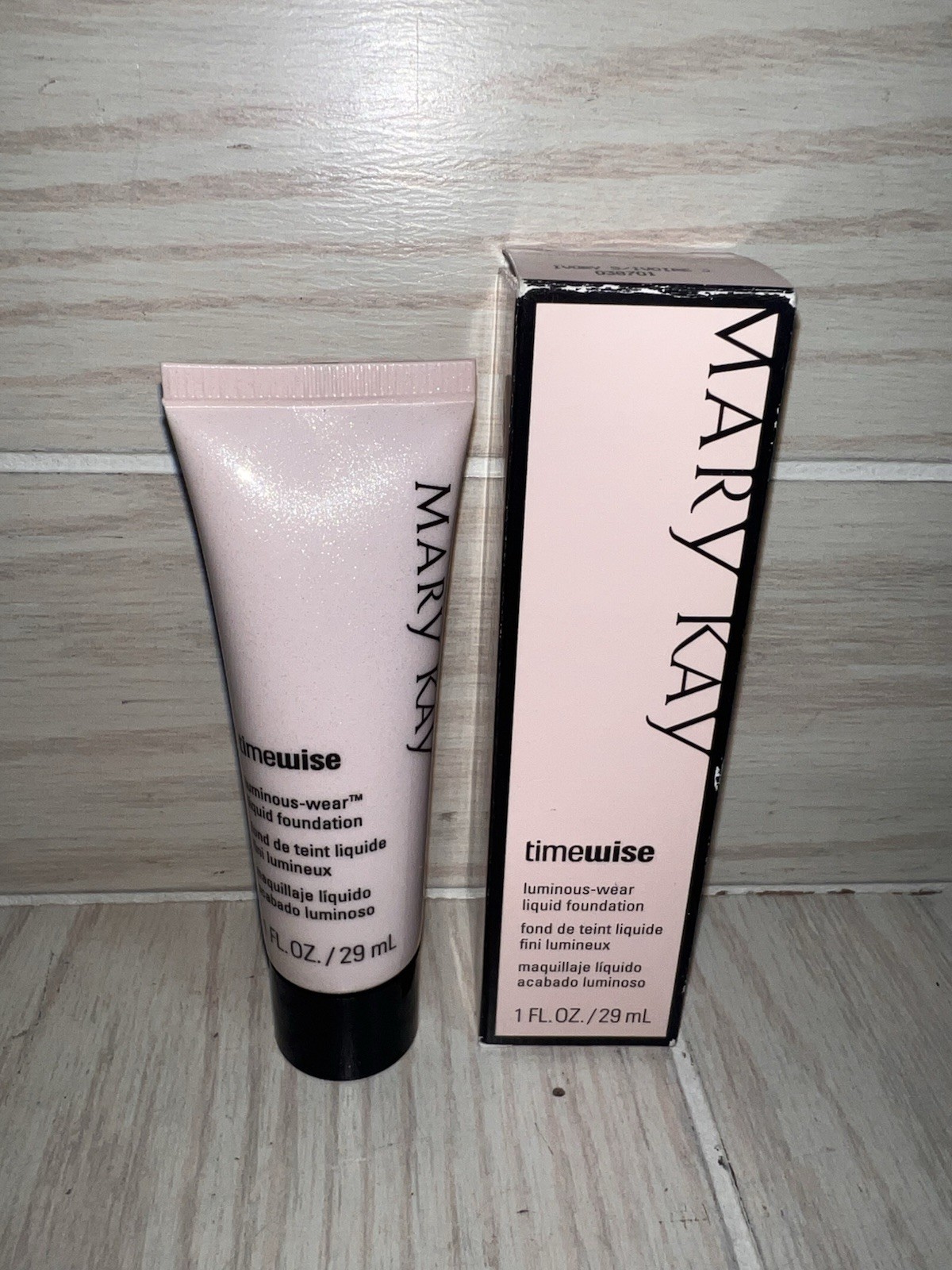 MARY KAY Timewise Luminous Wear IVORY 5 Liquid Foundation NEW 038701 Normal Dry