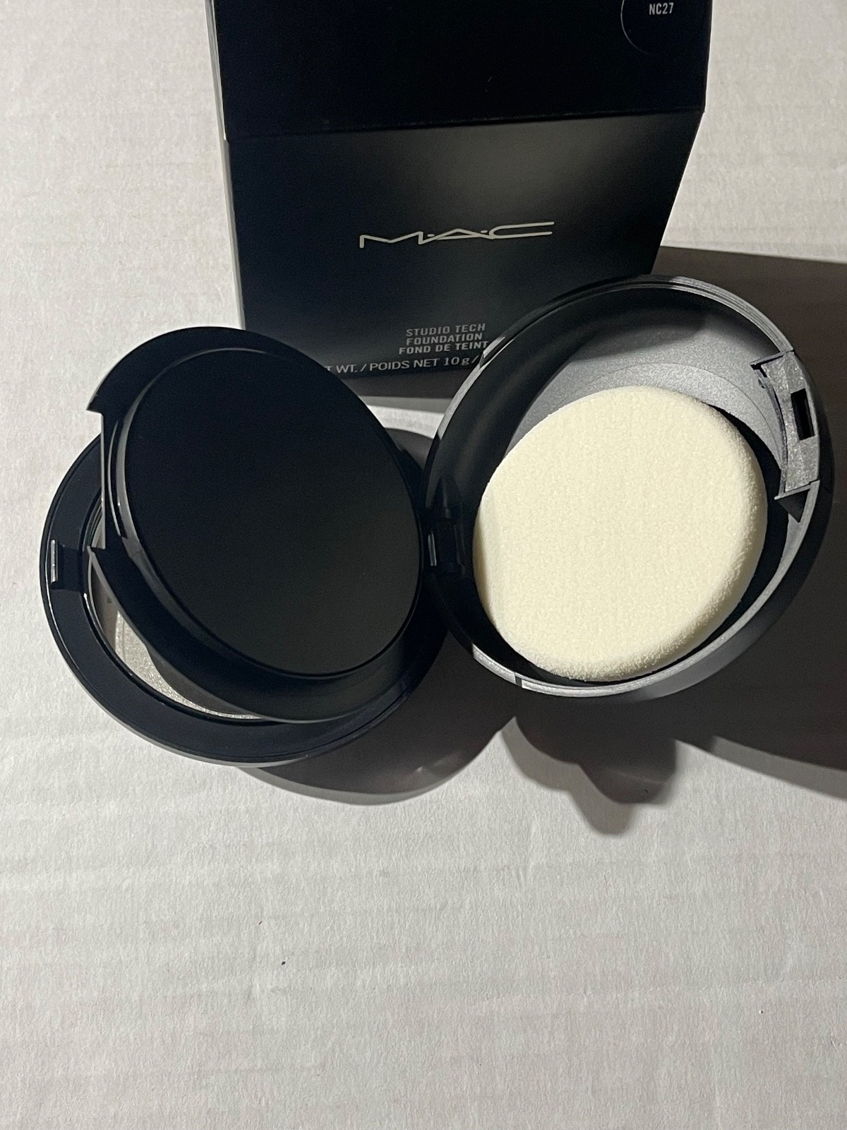 MAC Studio Tech Foundation Compact 10 g/.35 oz (Select Color)