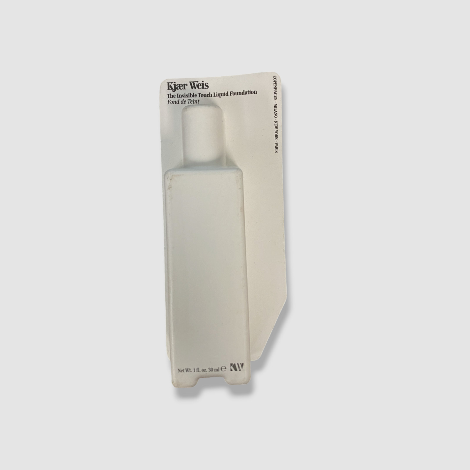 KJAER WEIS Invisible Touch Foundation in D345-Elegance