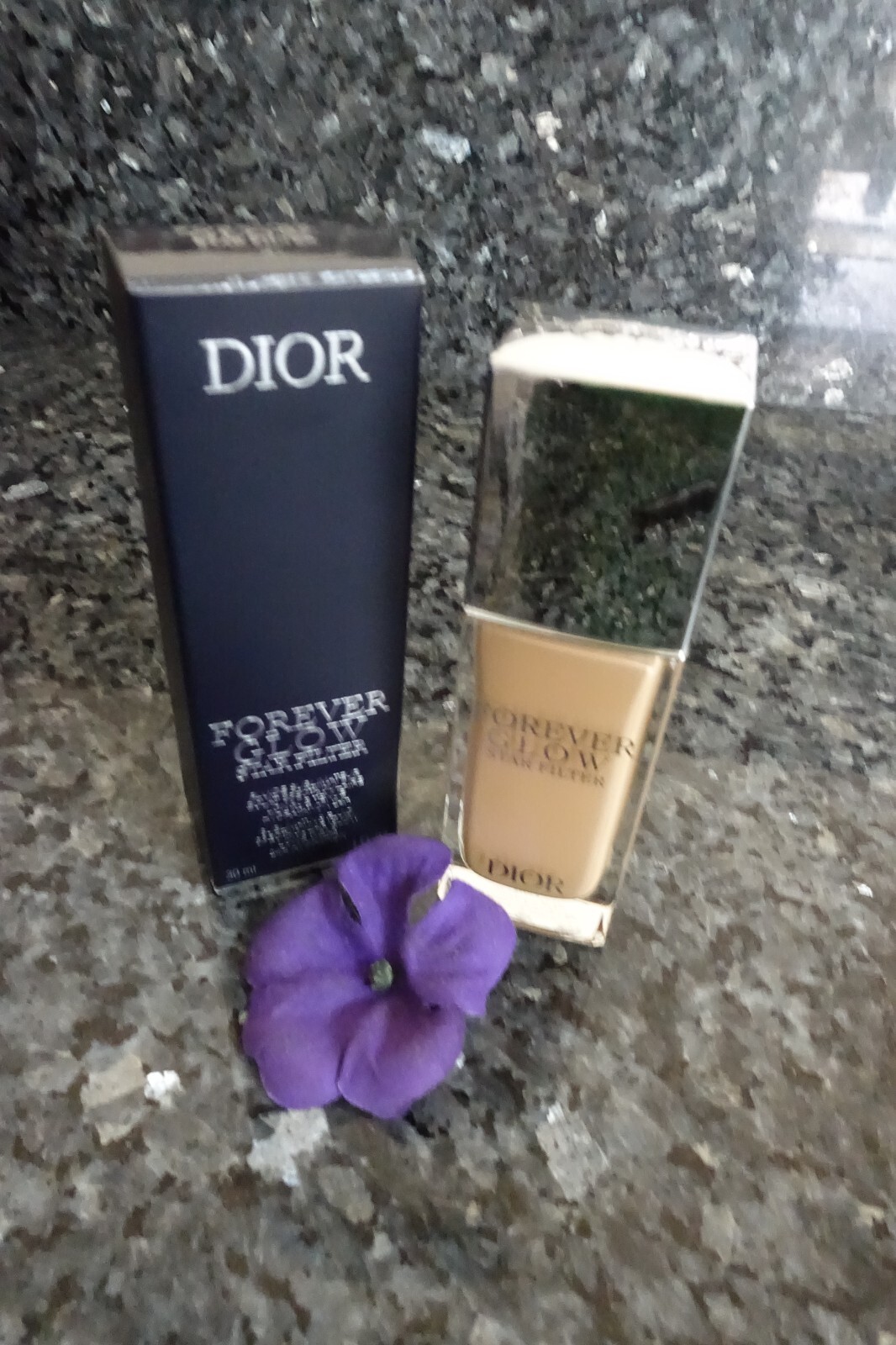 Dior forever 24H wear radiant foundation in 0,5 N reutral glow new in box 1oz
