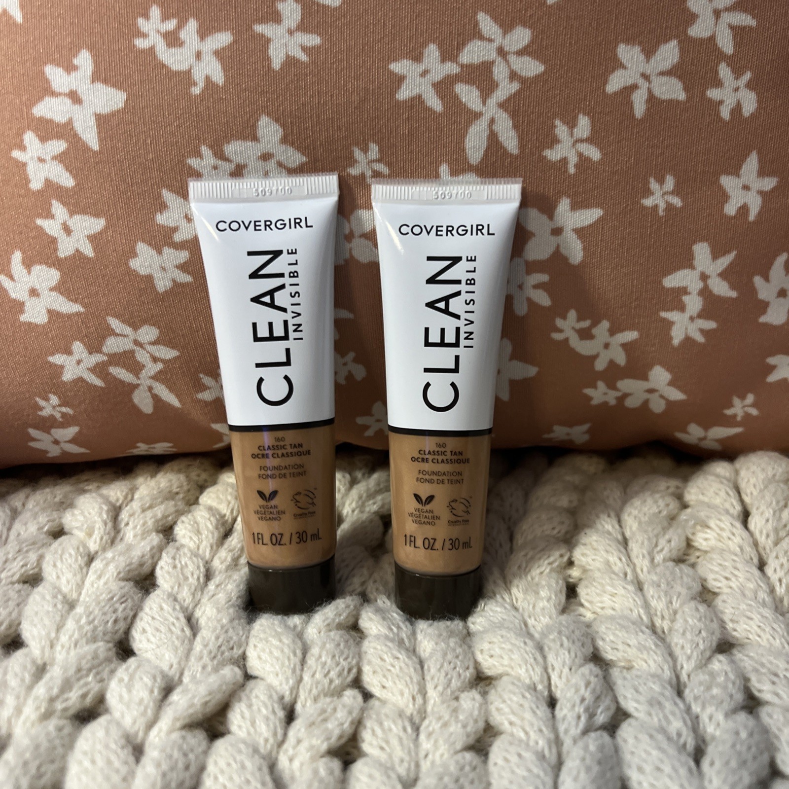 X2 #160 CLASSIC TAN ~ Covergirl CLEAN INVISIBLE Foundation Tubes ~ SEALED X2