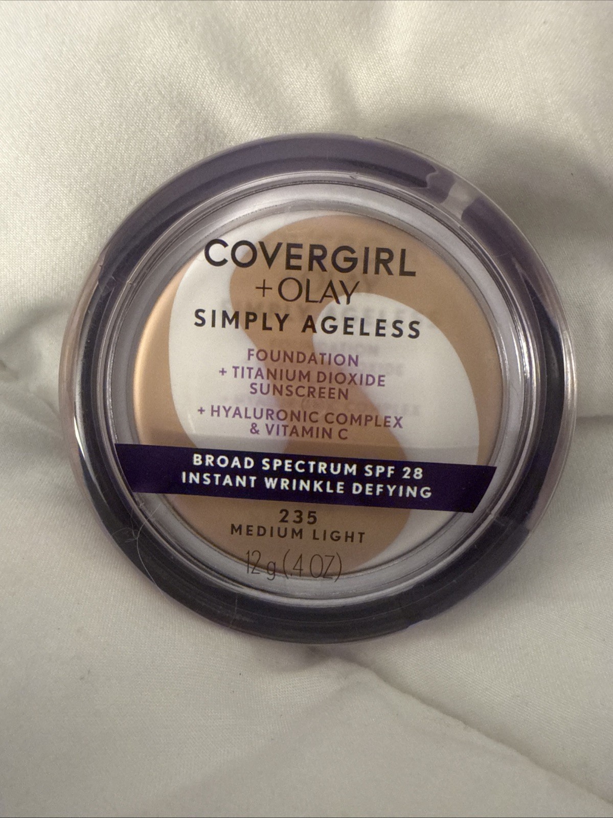Covergirl + Olay simply ageless foundation 235 Medium Light New Sealed SPF 28