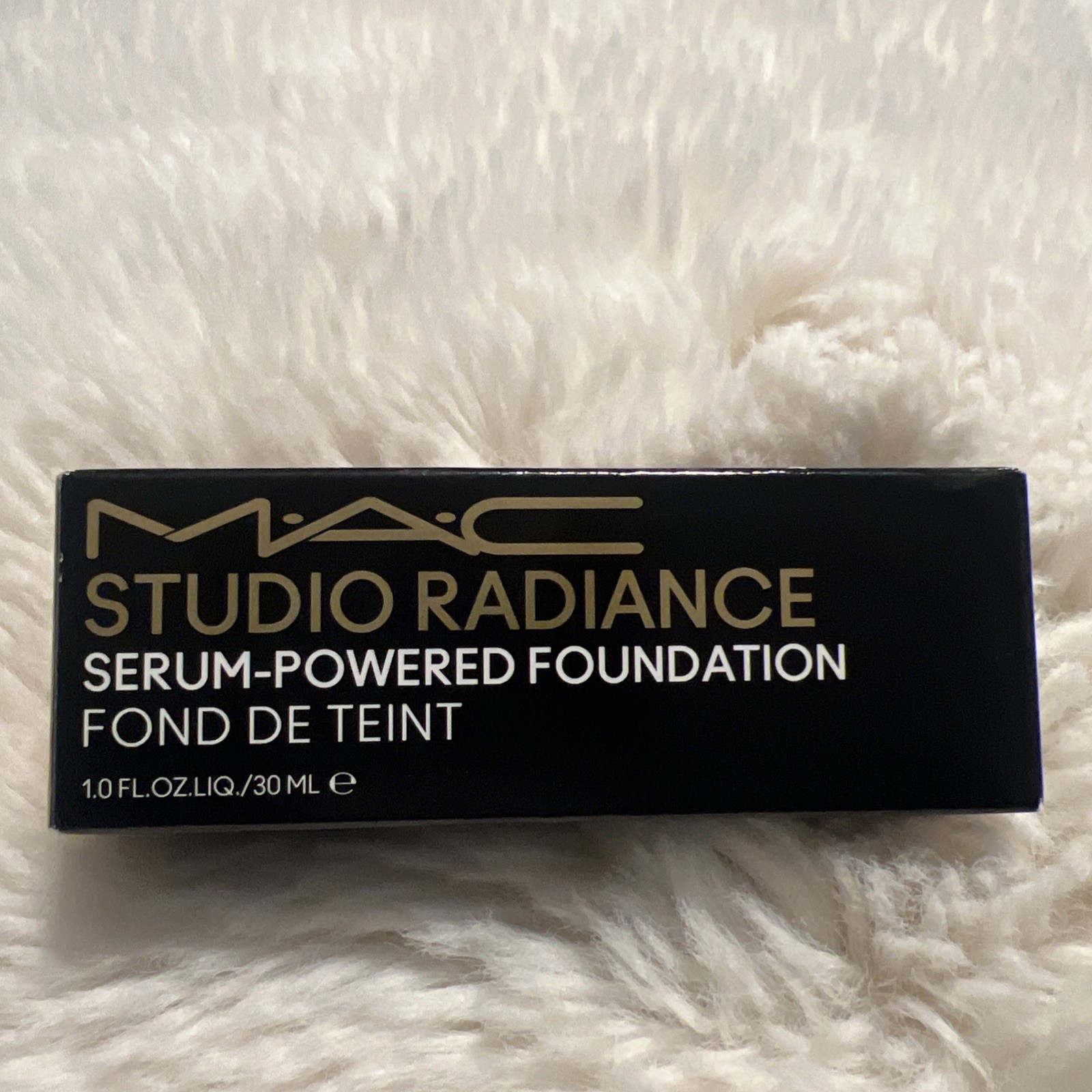 MAC Studio Radiance Serum-Powered Foundation 1 oz Full Size – NC20 – NEW NWOB