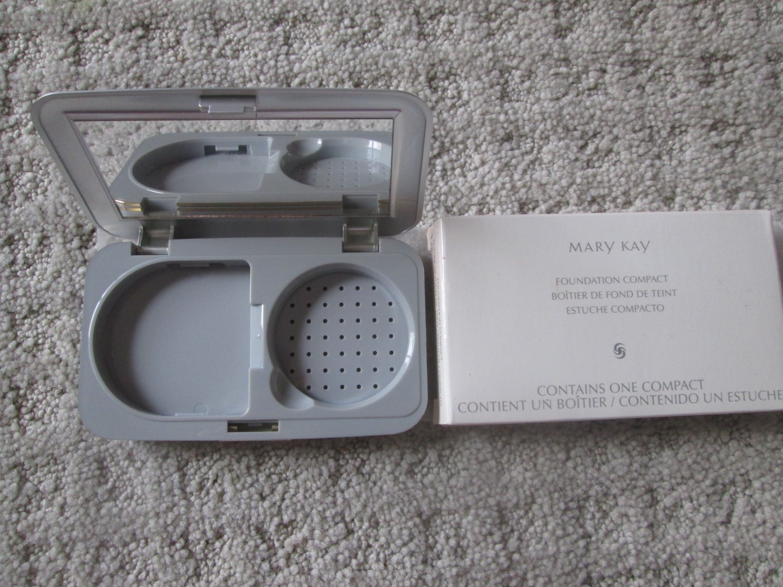 NIB Silver Mary Kay Foundation Compact 869100 Case Holder NOS