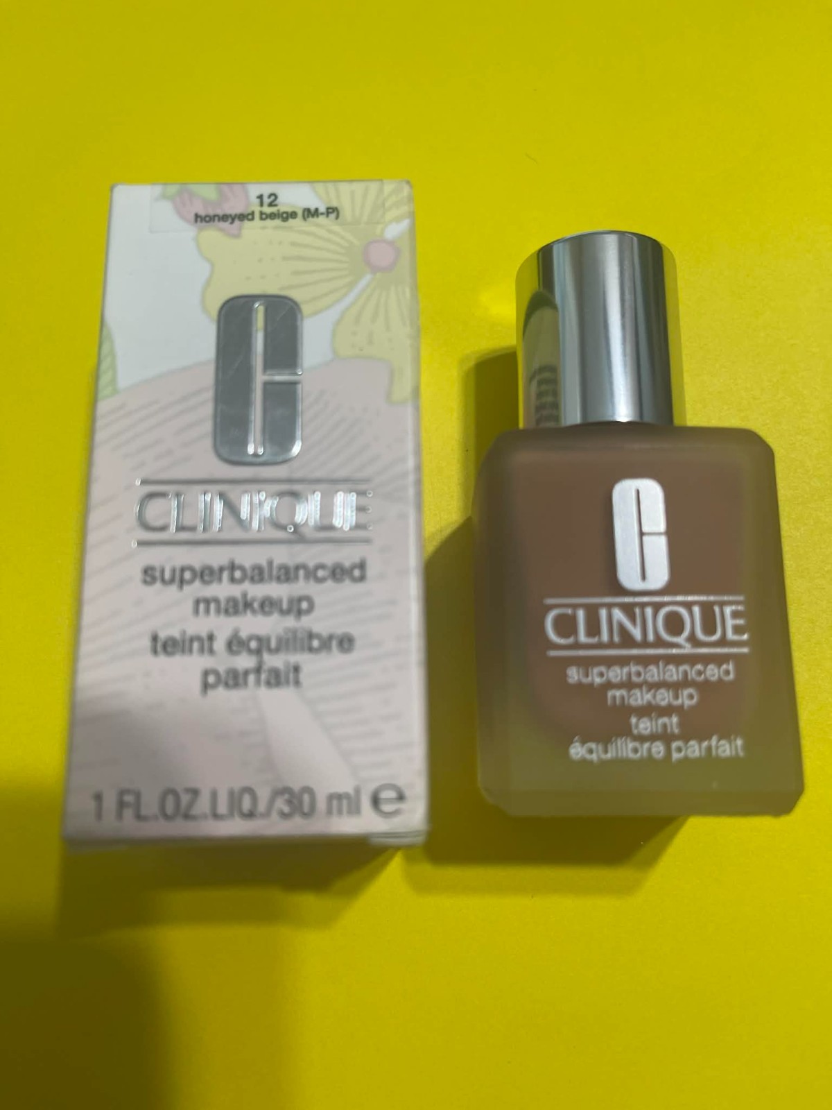 NEW Clinique Superbalanced Makeup 12 Honeyed Beige (M-P)