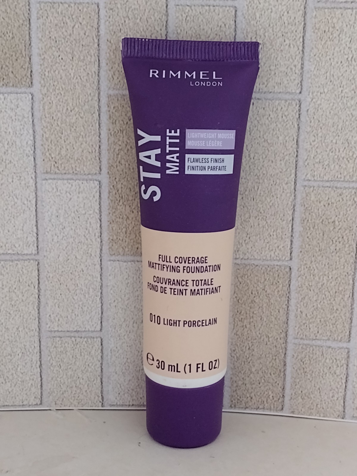Rimmel STAY MATTE Full Coverage Mattifying Mousse Foundation 010 LIGHT PORCELAIN