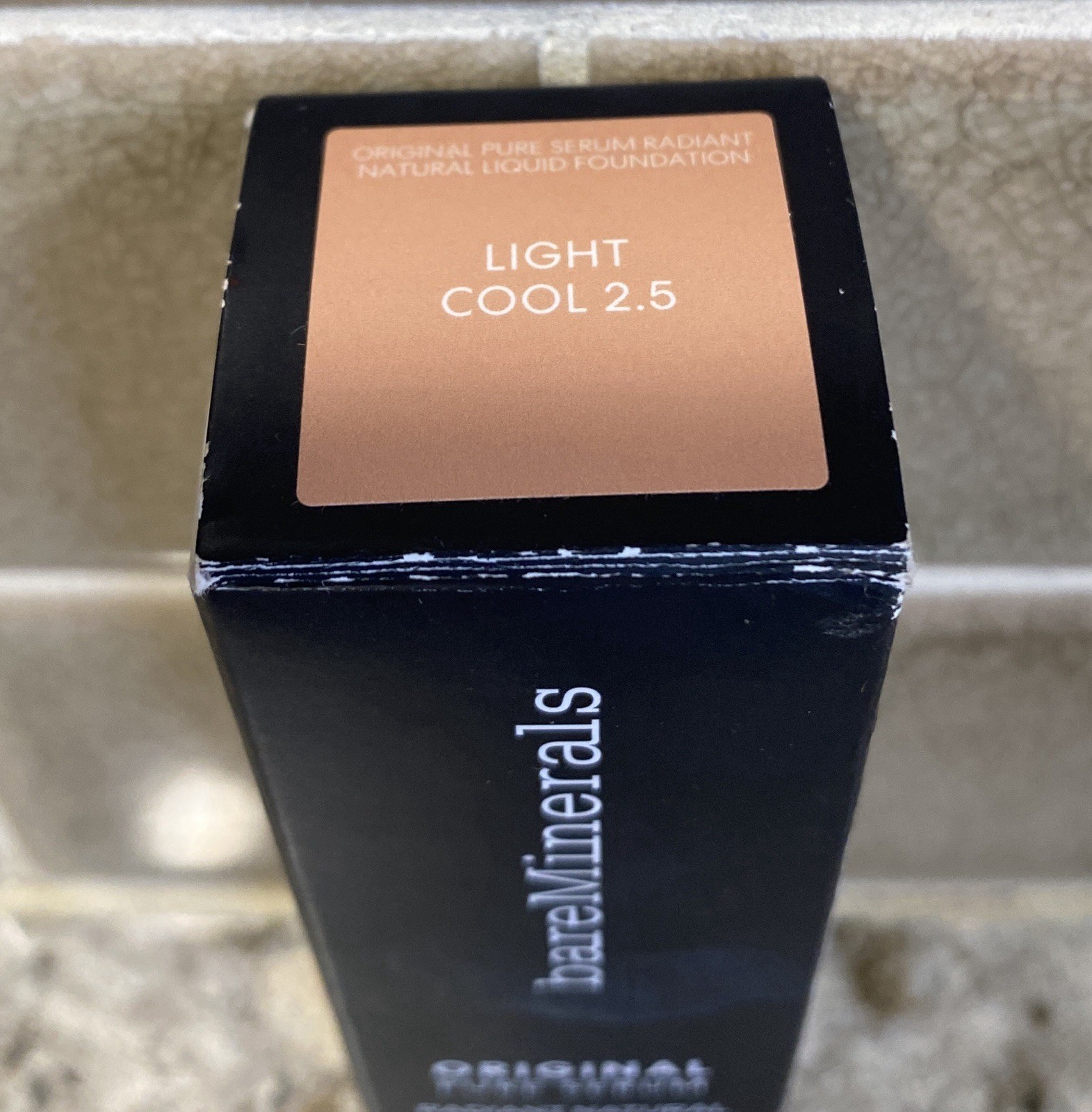 bareMinerals Barepro 24HR Wear Matte Liquid Foundation SPF 20 LIGHT 27 COOL 2.5
