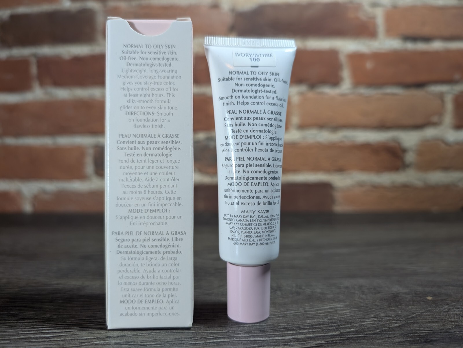 Mary Kay Medium-Coverage Foundation Ivory 100 NEW IN BOX – 1 OZ – 355200