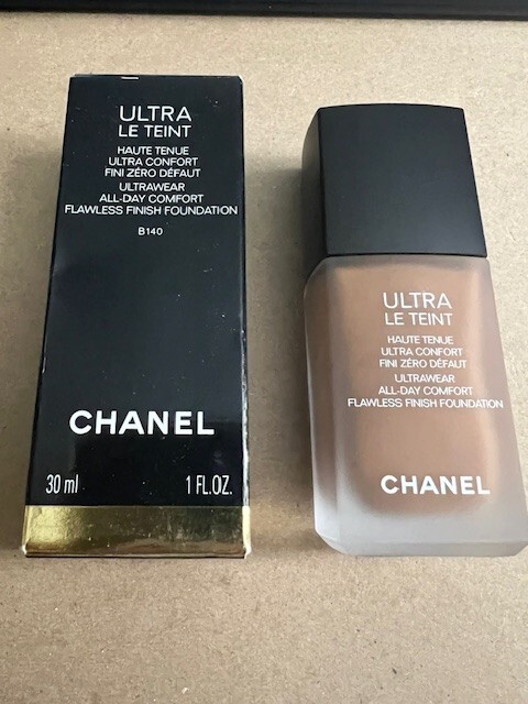 CHANEL ULTRA LE TEINT Ultrawear All Day Comfort Flawless Finish Foundation B140