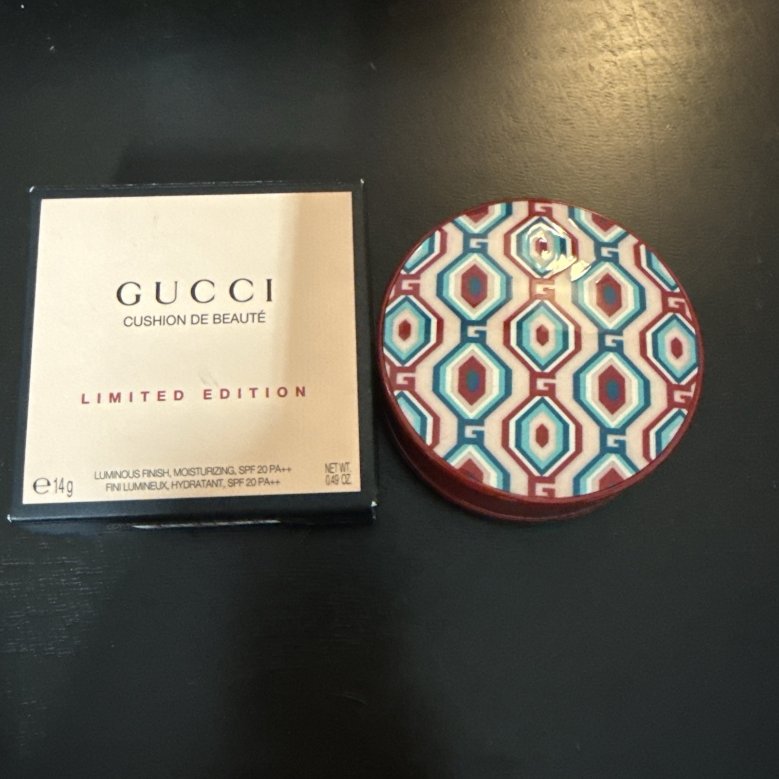 Gucci Limited Edition Luminous Finish Moisturizing Cushion Foundation Shade BNIB