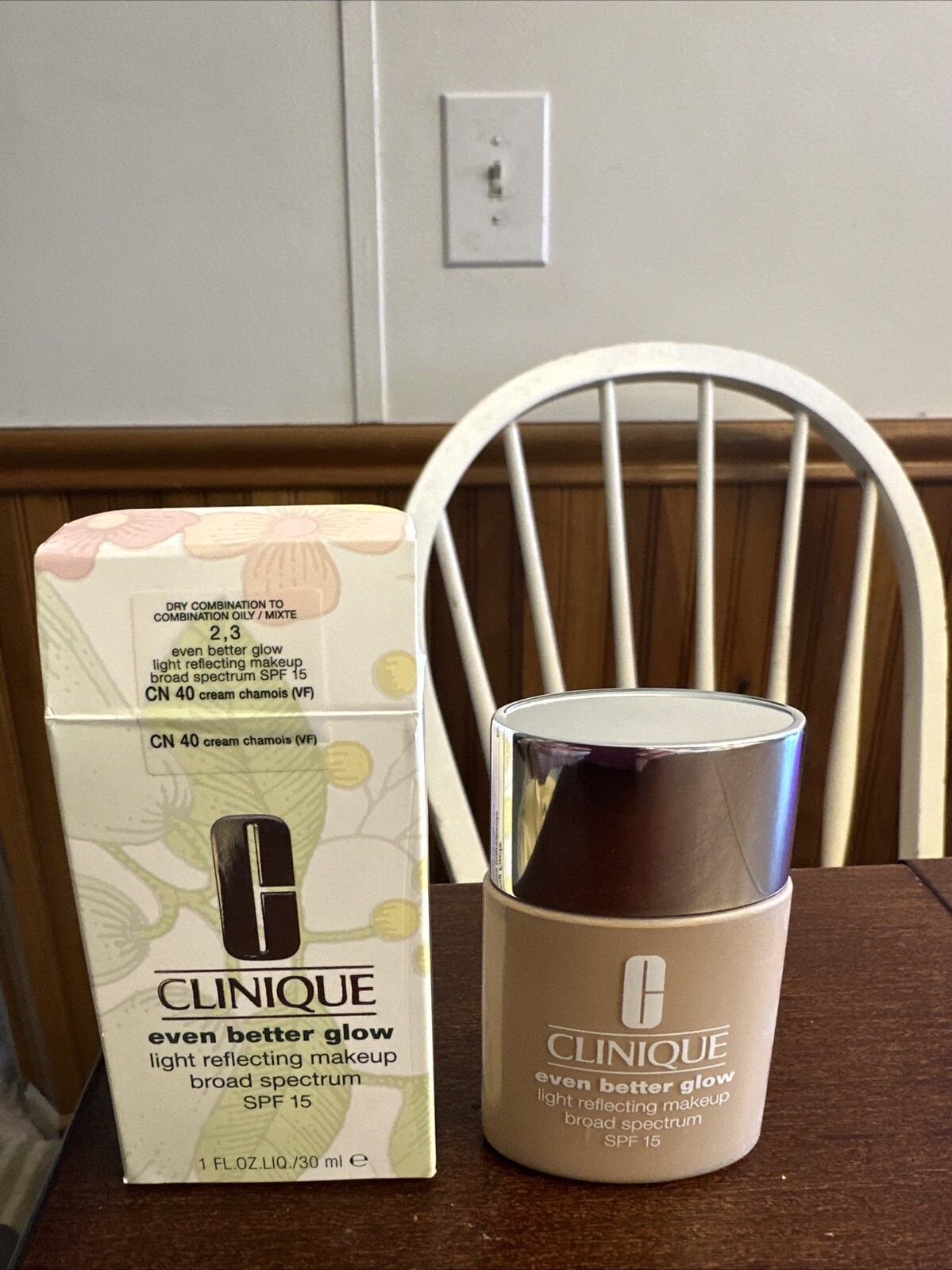 Clinique Even Better Glow Light Reflecting Makeup CN 40 Cream Chamois 30 ml BNIB