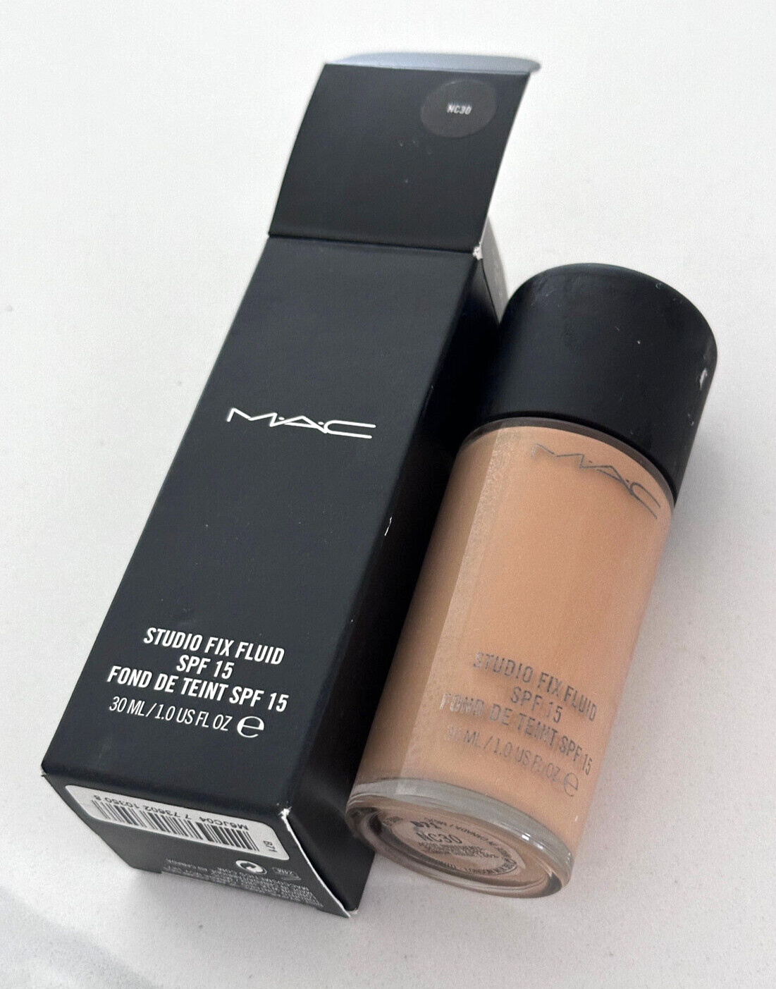 MAC Studio Fix Fluid SPF 15 Foundation ~ NC30