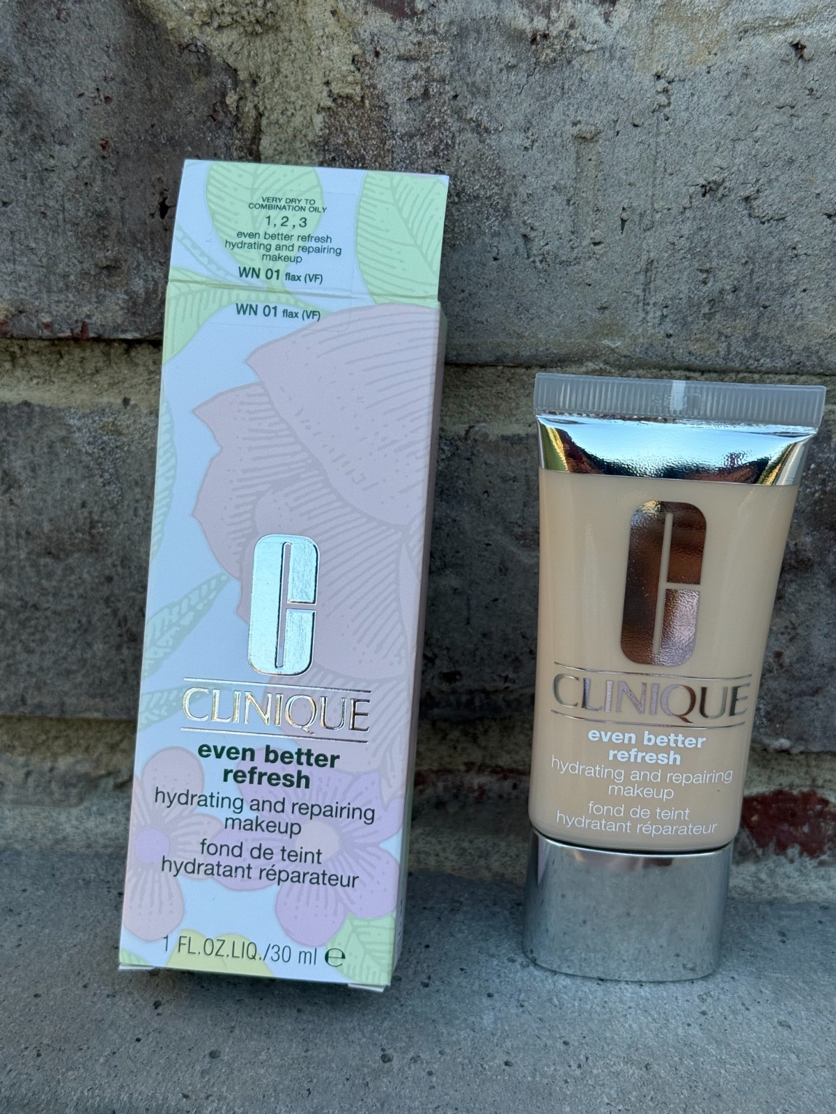 Clinique Even Better Refresh Hydrating And Repairing Makeup• 1oz🩷Choose Shade
