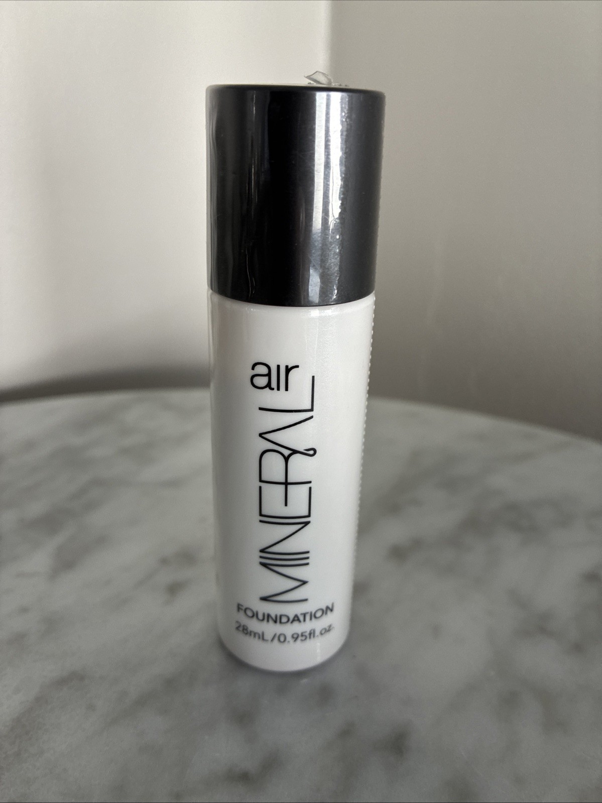 Mineral Air Four-in-One Airbrush Foundation / 28ml / .95 oz. PORCELAIN. New Seal