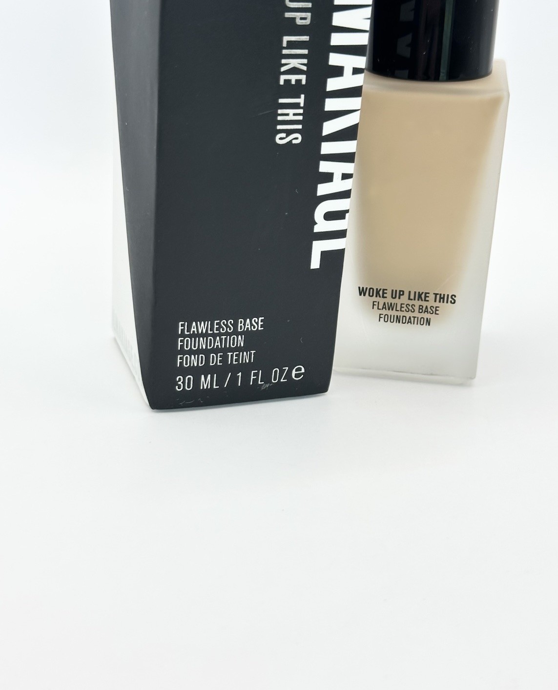 Il Makiage Flawless Base Foundation “Woke Up Like This” – Series CL 120