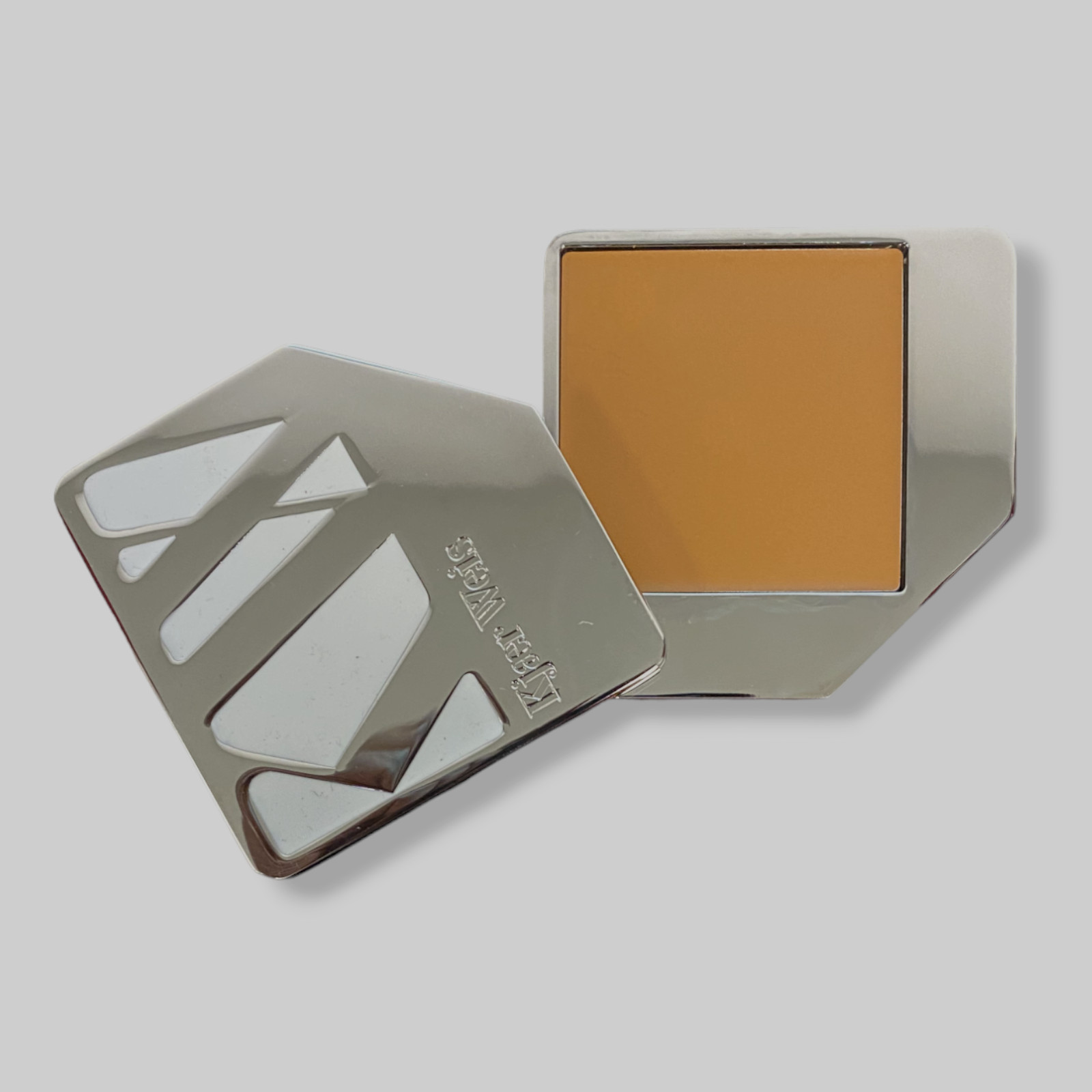 $57 Kjaer Weis Women’s Danity Cream Foundation .26 fl oz|7.5 ml