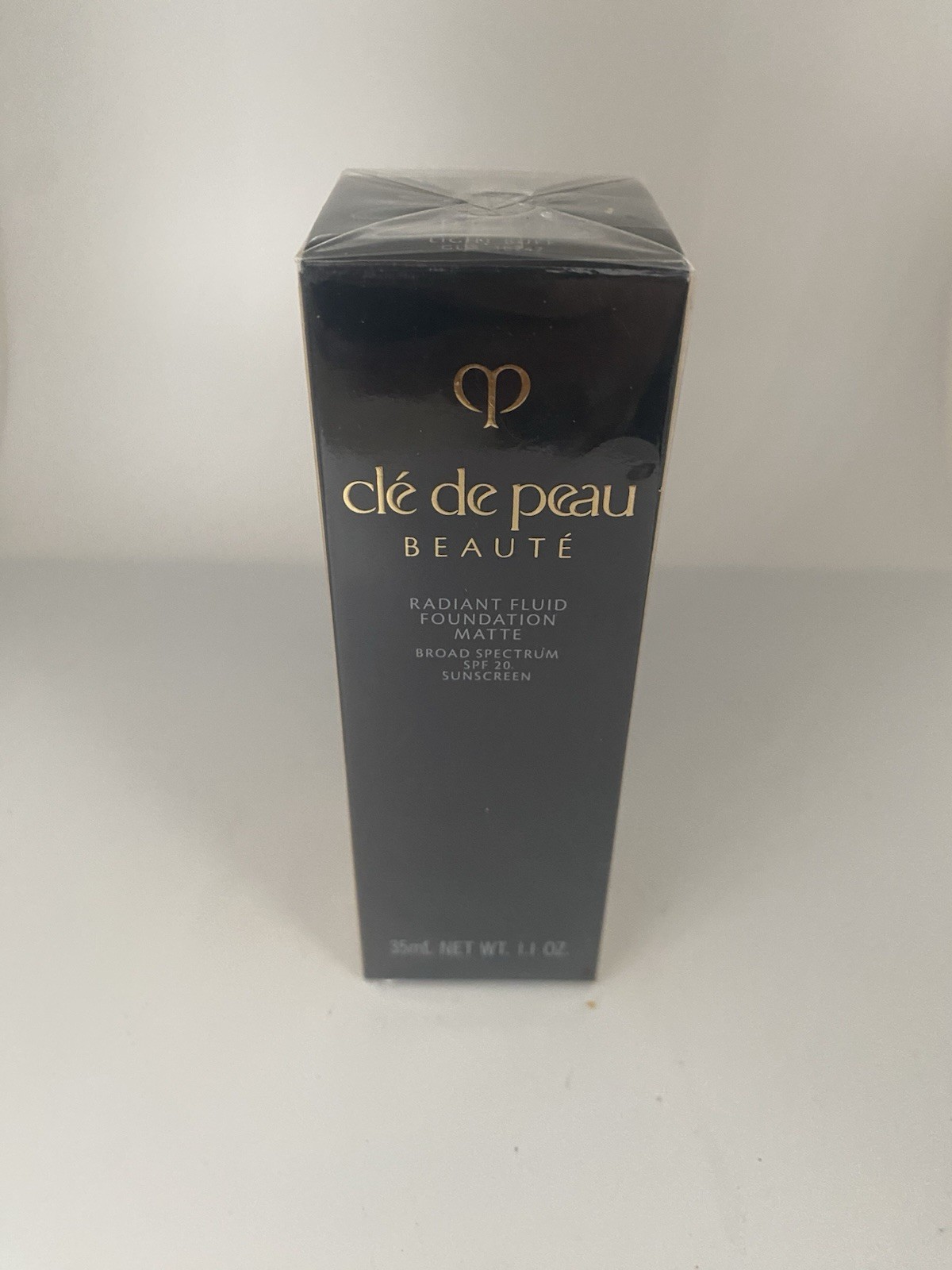 Cle de Peau Radiant Beaute Fluid Foundation Natural-BF10 Light Buff – NIB