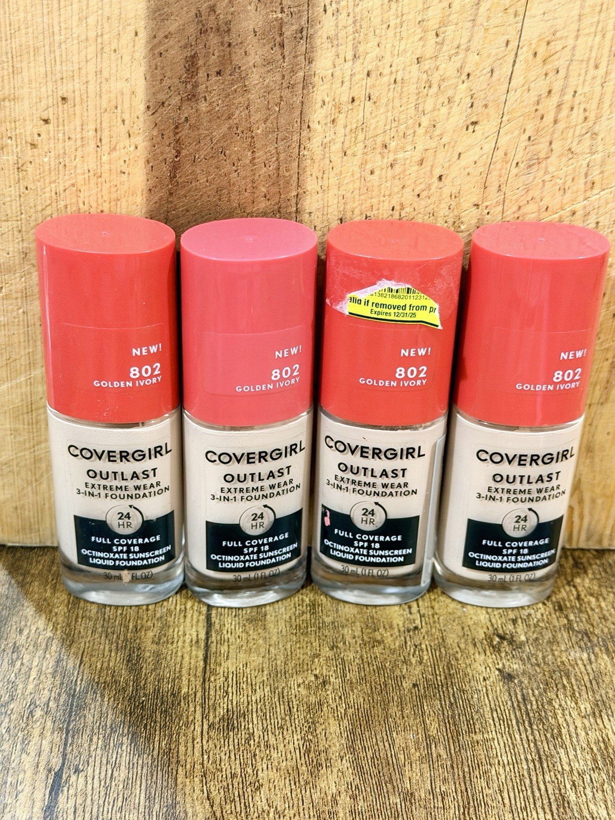 Lot Of 4 COVERGIRL Outlast Extreme Wear 3-in-1 Foundation 802 Golden Ivory 1oz