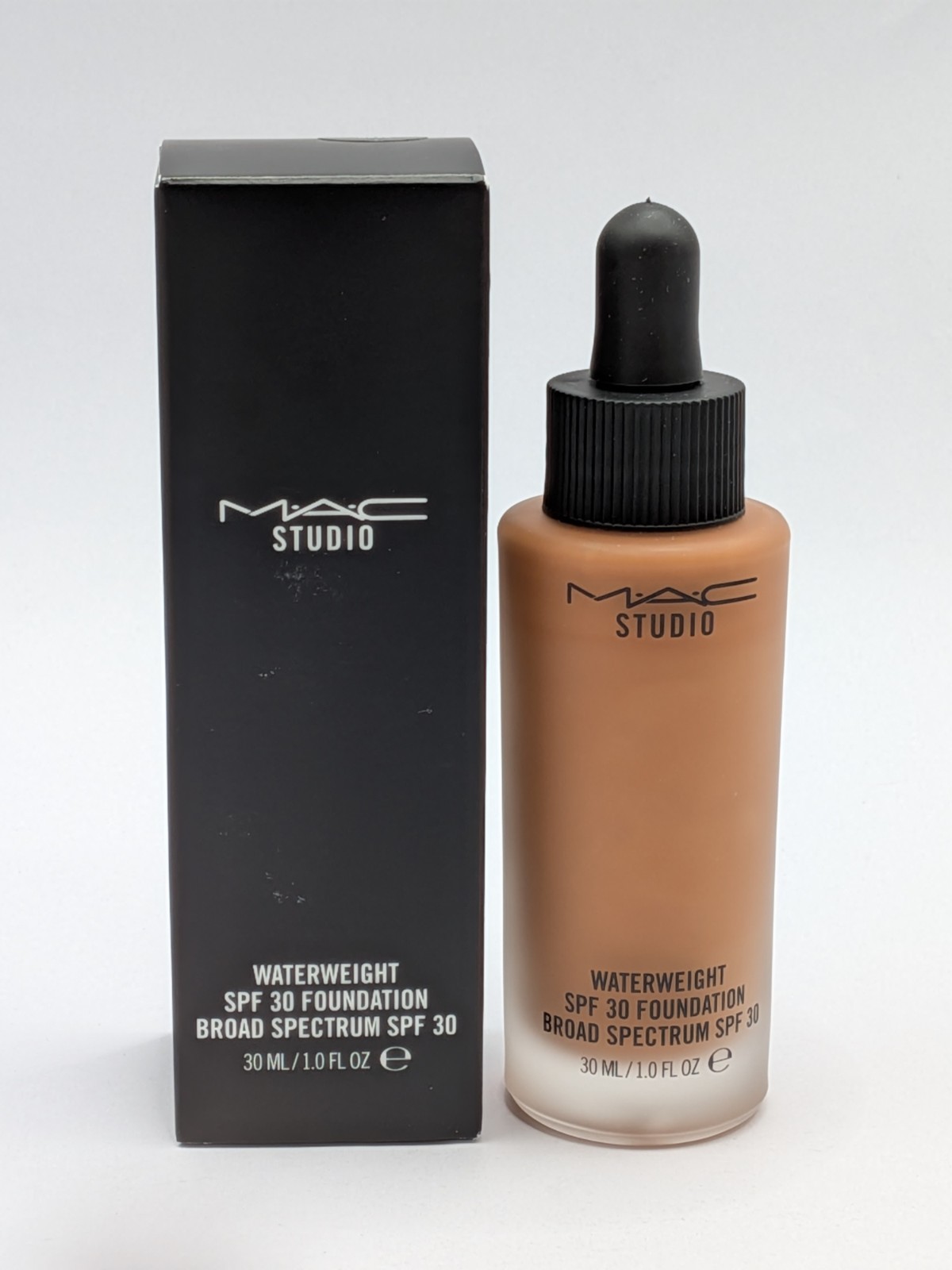 MAC Studio Waterweight Foundation SPF 30 NC50 New