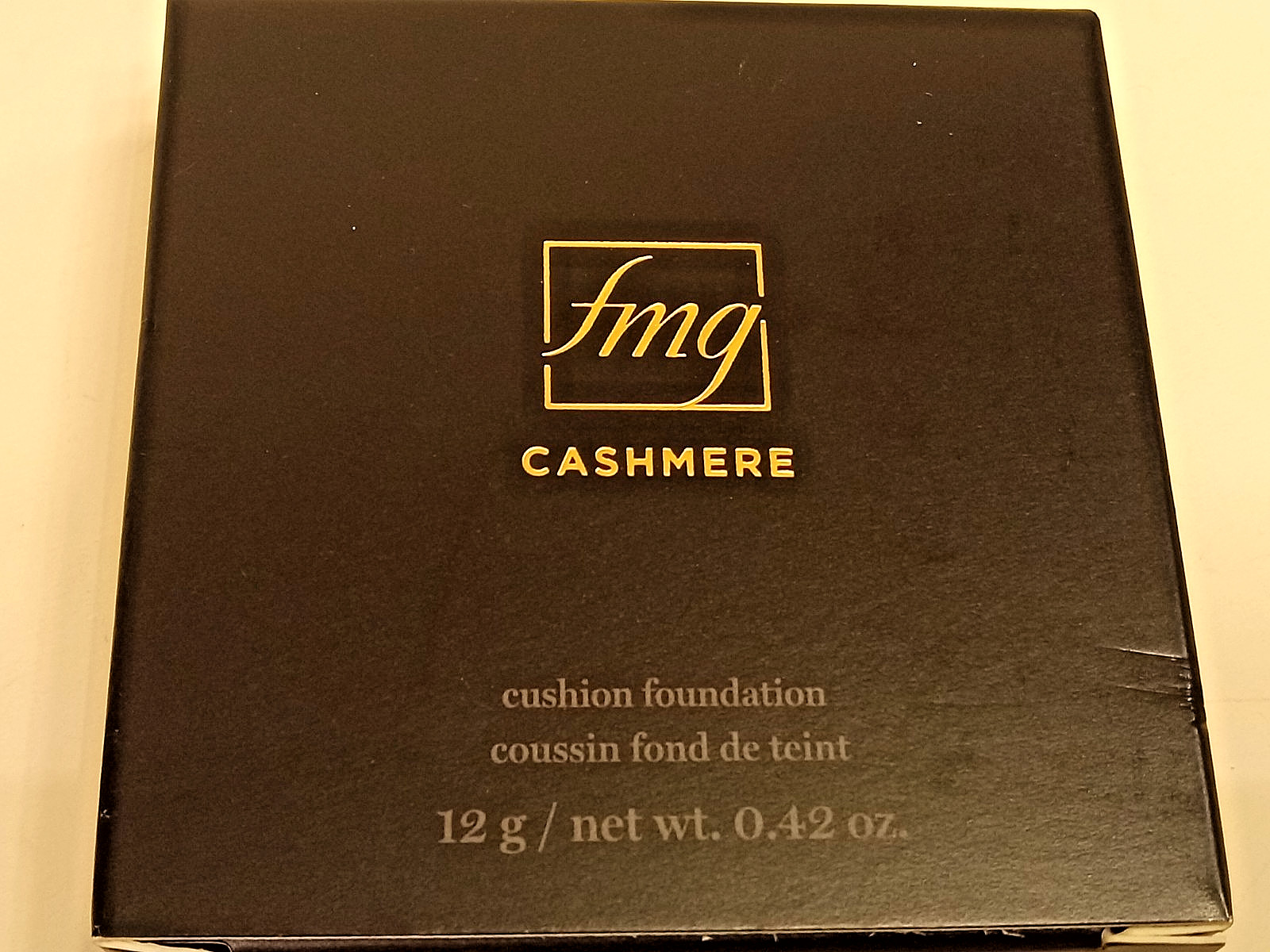 Avon FMG Cashmere Cushion Foundation W265 NEW with BOX. 0.42 OUNCE / 12 GRAMS
