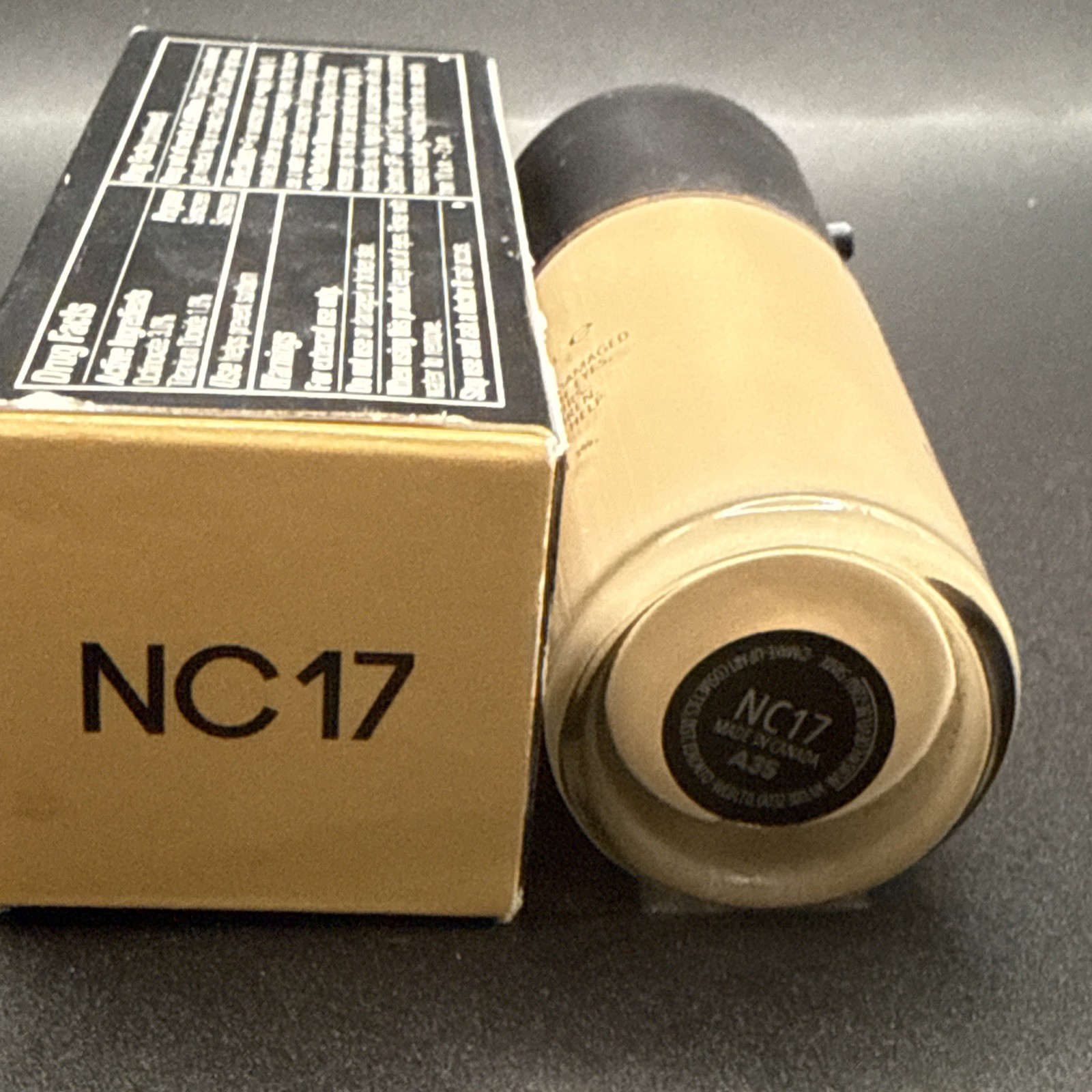 NC17 ( Light Beige ) ~ MAC Studio Fix Fluid Broad Spectrum Matte Foundation BNIB