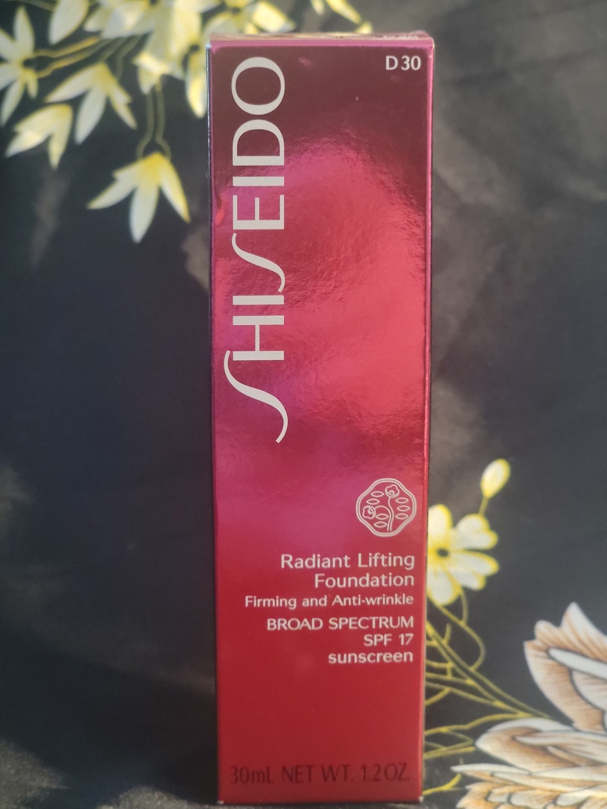 Shiseido Radiant Lifting Foundation, Firming & Anti-Wrinkle SPF17, D30 GLO.10873