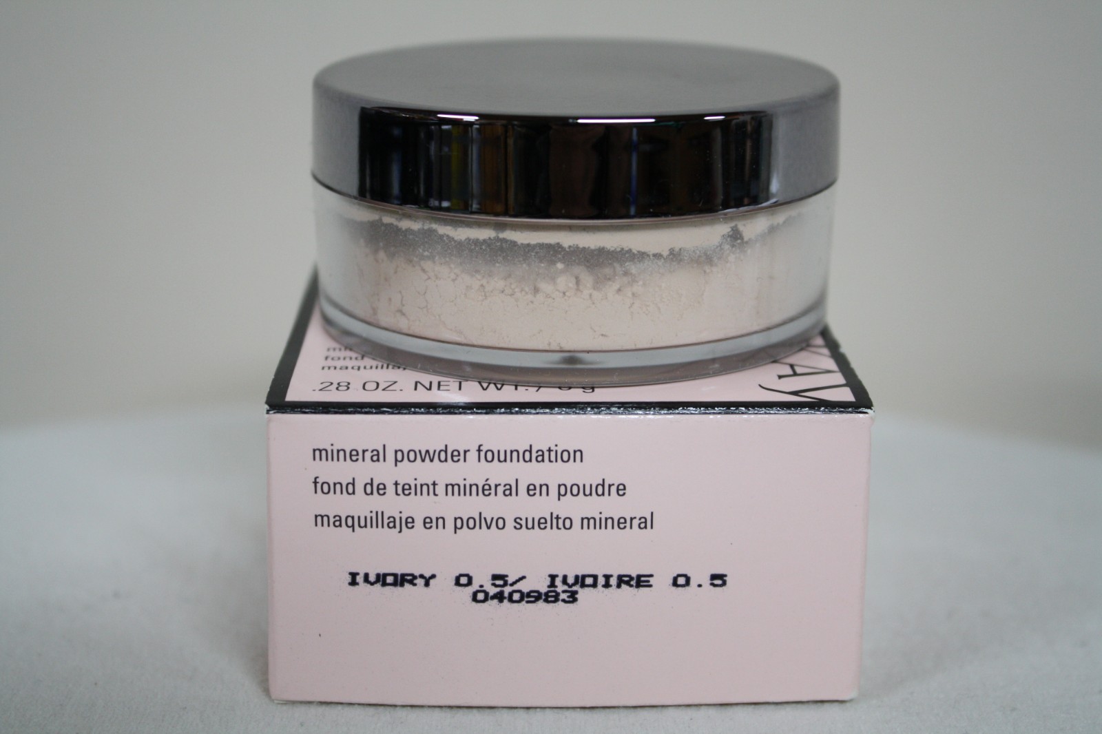 NEW – Mary Kay .28oz Mineral Powder 040983 Foundation Ivory 0.5