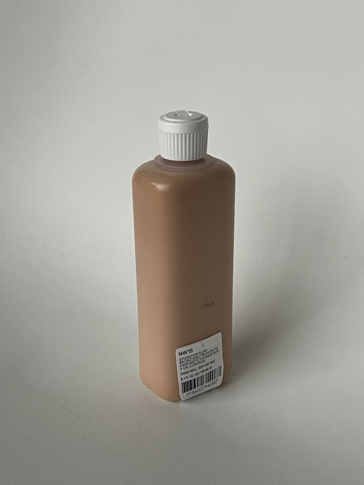 Mac Studio Fix Fluid NW 15 Liquid Foundation SPF 15. 6.1oz/180ml. Brand NEW!