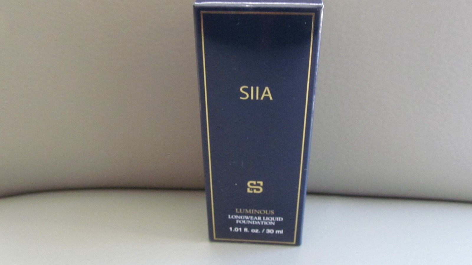 SIIA Luminous Longwear Liquid Foundation 30ml/1 FL OZ New ~ Sealed C104 Cappucci
