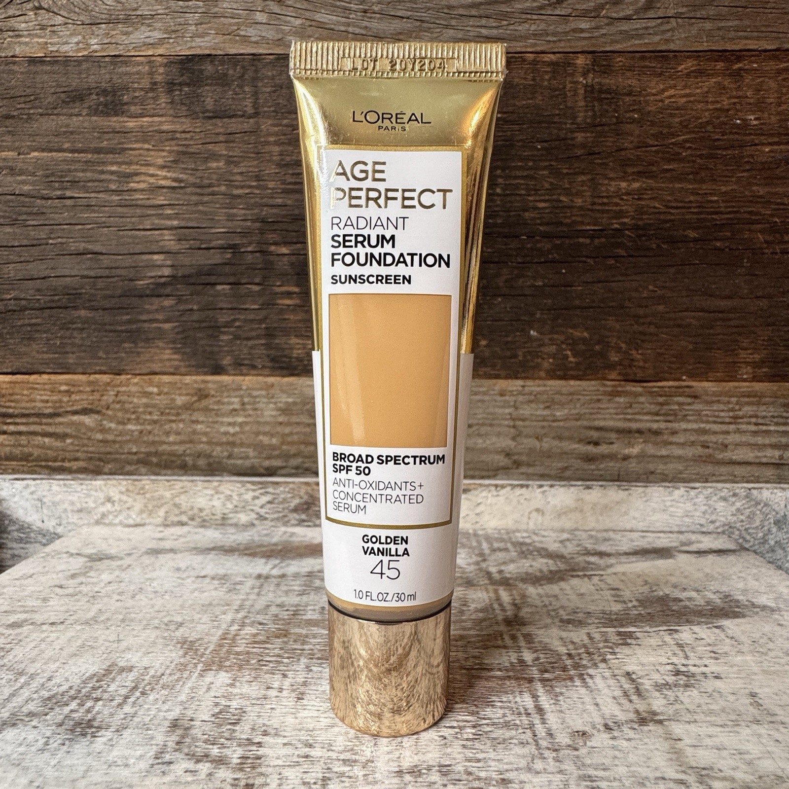 L’Oréal Age Perfect Radiant Serum Foundation #45 Golden Vanilla 1 oz New