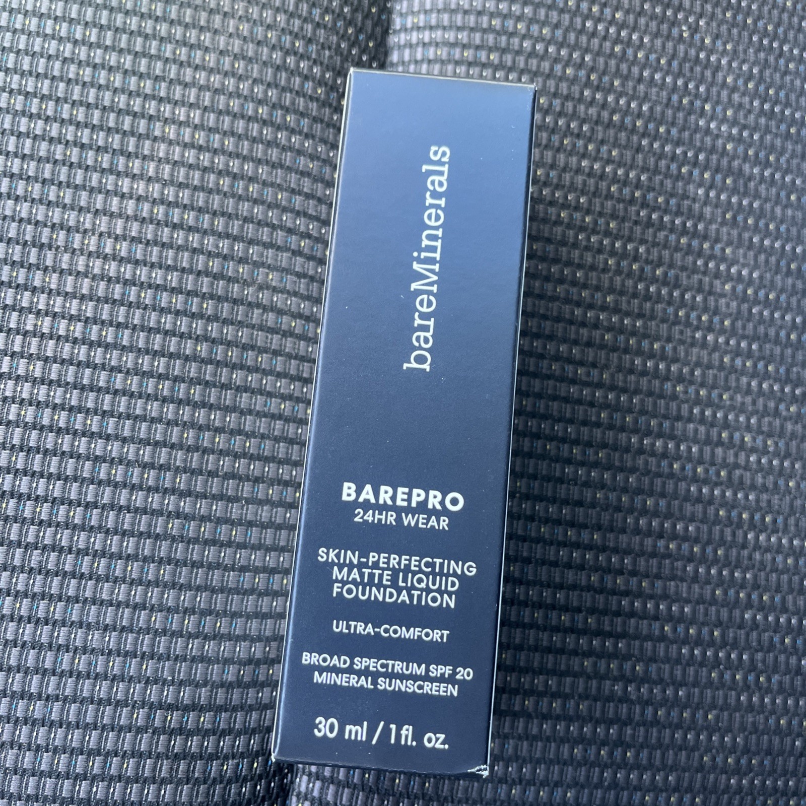 BAREMINERALS BarePro 24HR Matte Liquid Foundation Fair 10 Warm Mineral SPF 20