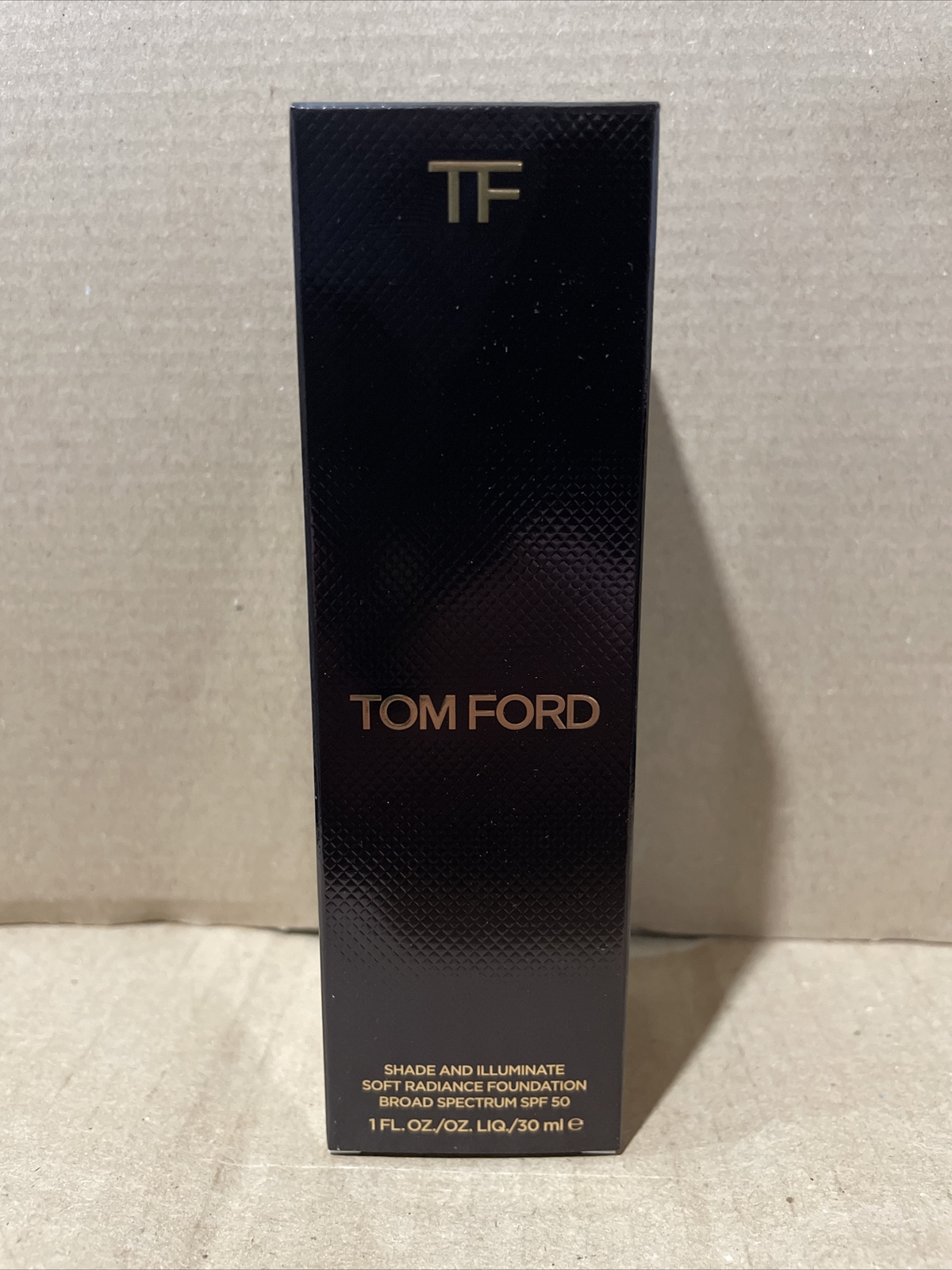 Tom Ford Shade & Illuminate Soft Radiance Foundation 1oz SPF NIB 8.2 WARM HONEY