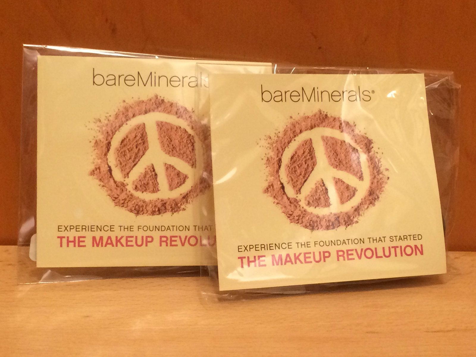 2 SAMPLES Bare Minerals MEDIUM BEIGE Foundation + Mini Kabuki Brush – SHIPS FREE